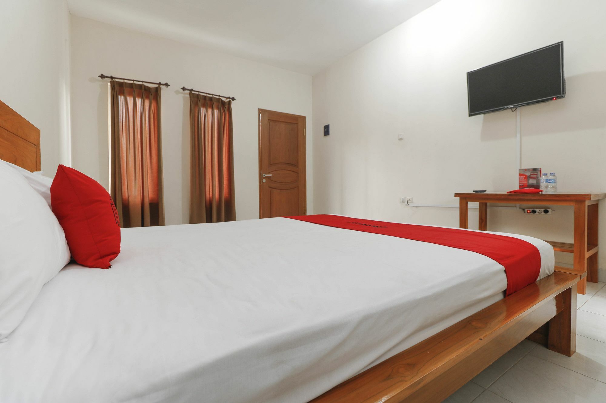 Reddoorz Near Cibubur Junction Jakarta