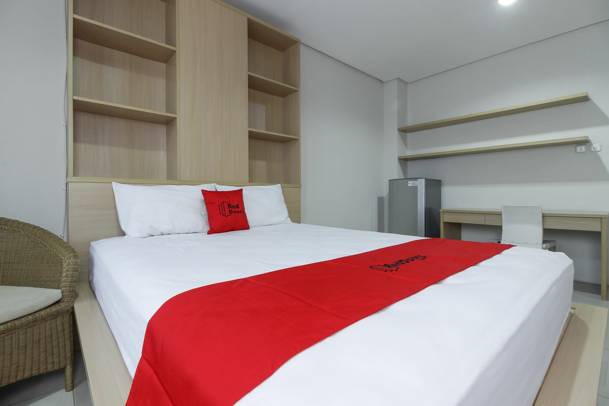 Reddoorz @ Patal Senayan 4 Guest house
