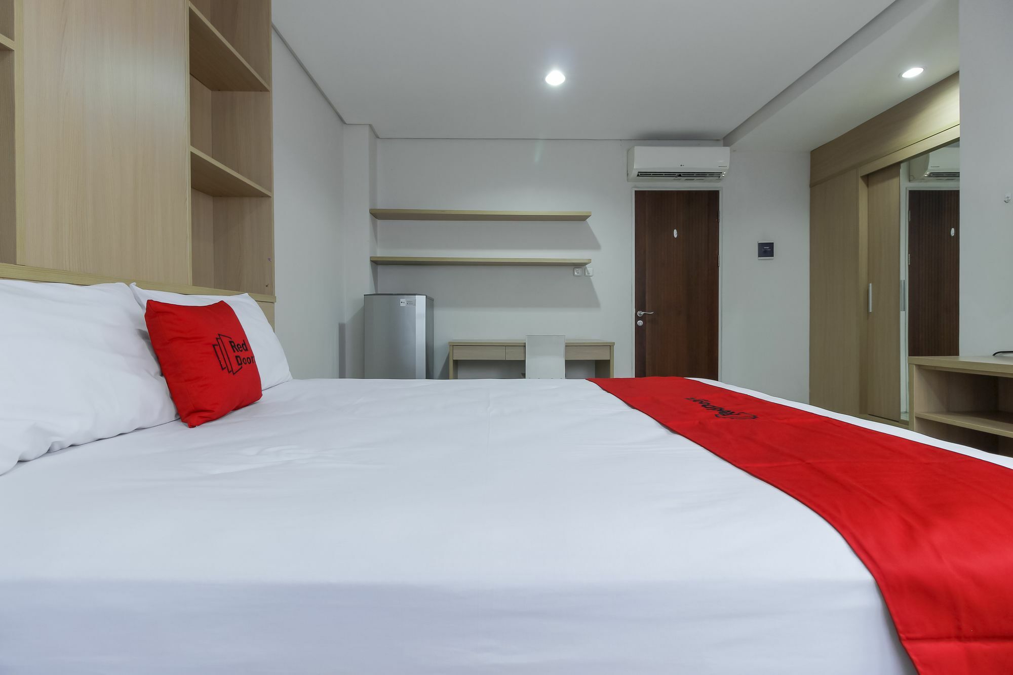 Guest house Reddoorz @ Patal Senayan 4