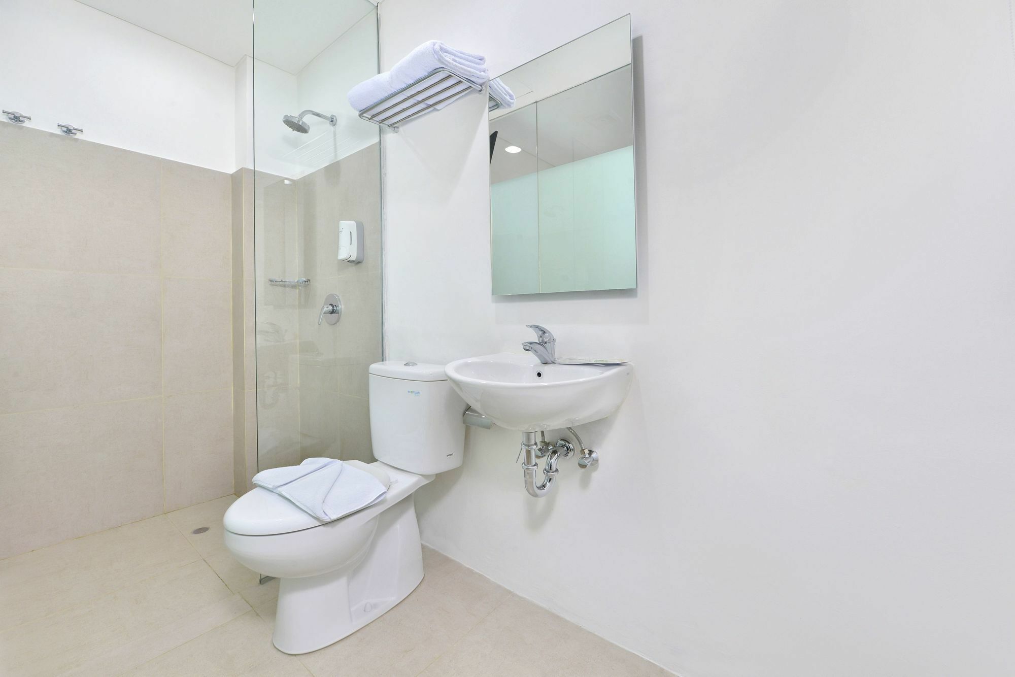Hotel Whiz Falatehan Jakarta