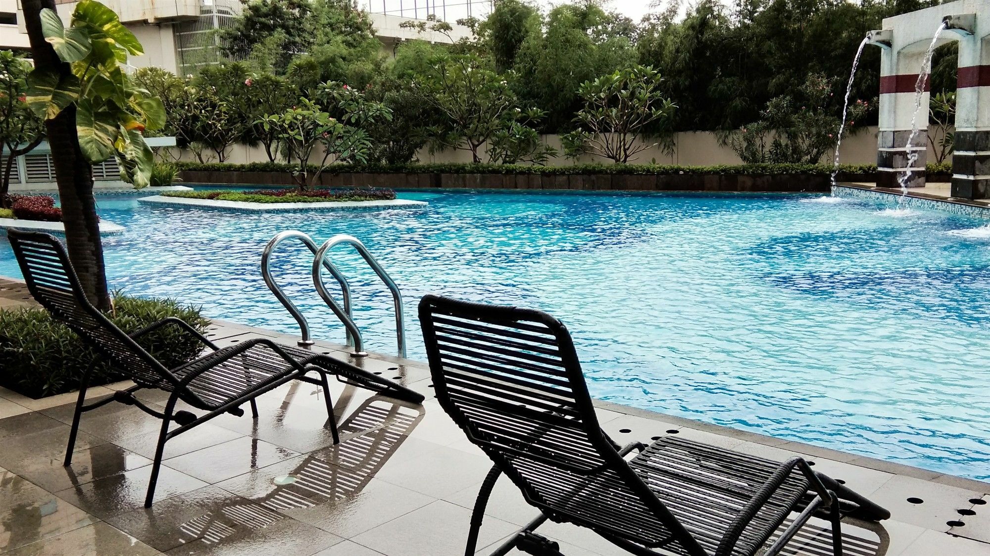 Loft 2 Bedrooms At The Summit Kelapa Gading By Travelio Apartment *