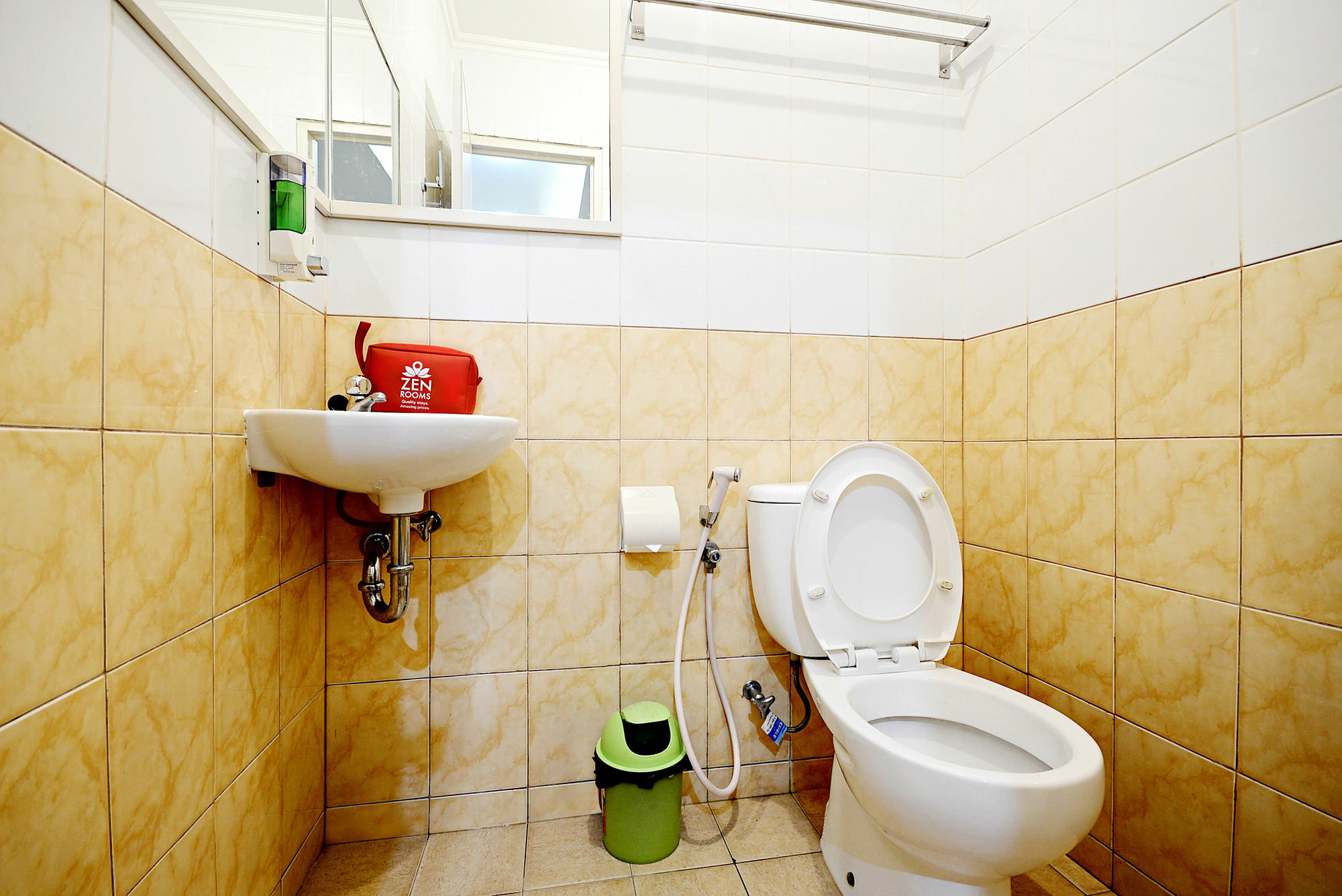 Zen Cideng Barat Guest house