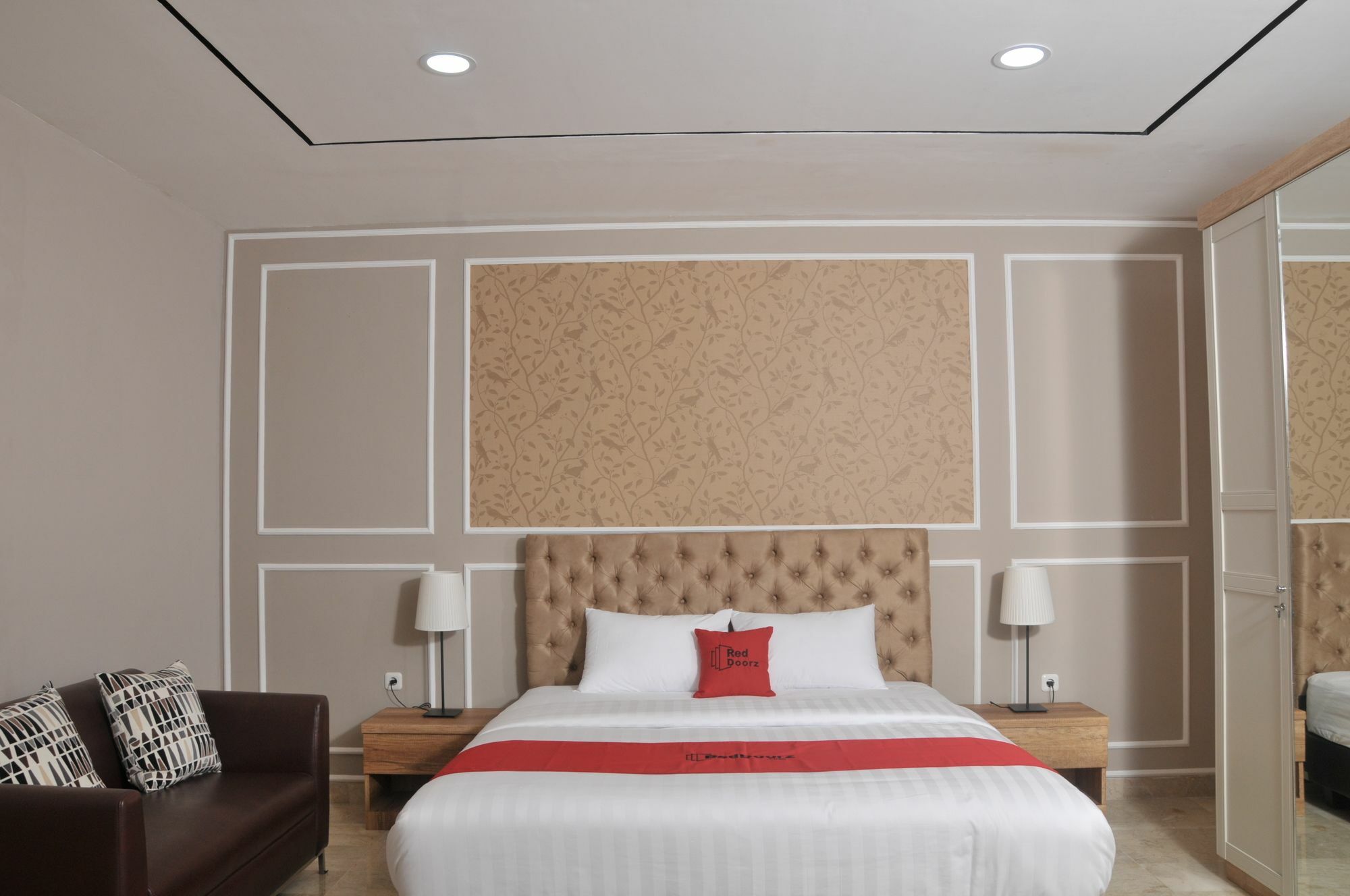 Reddoorz Premium Near Rs Indah Nhà khách