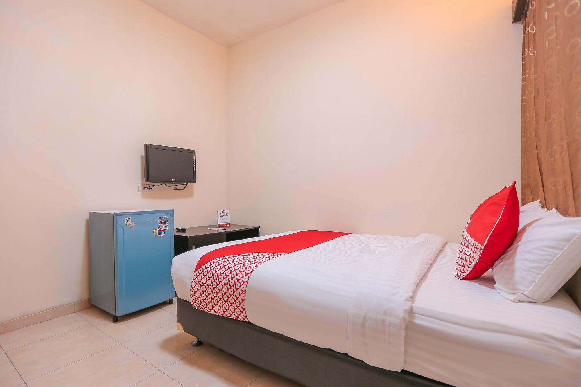 Hotel Super Oyo 122 Oekude Kost
