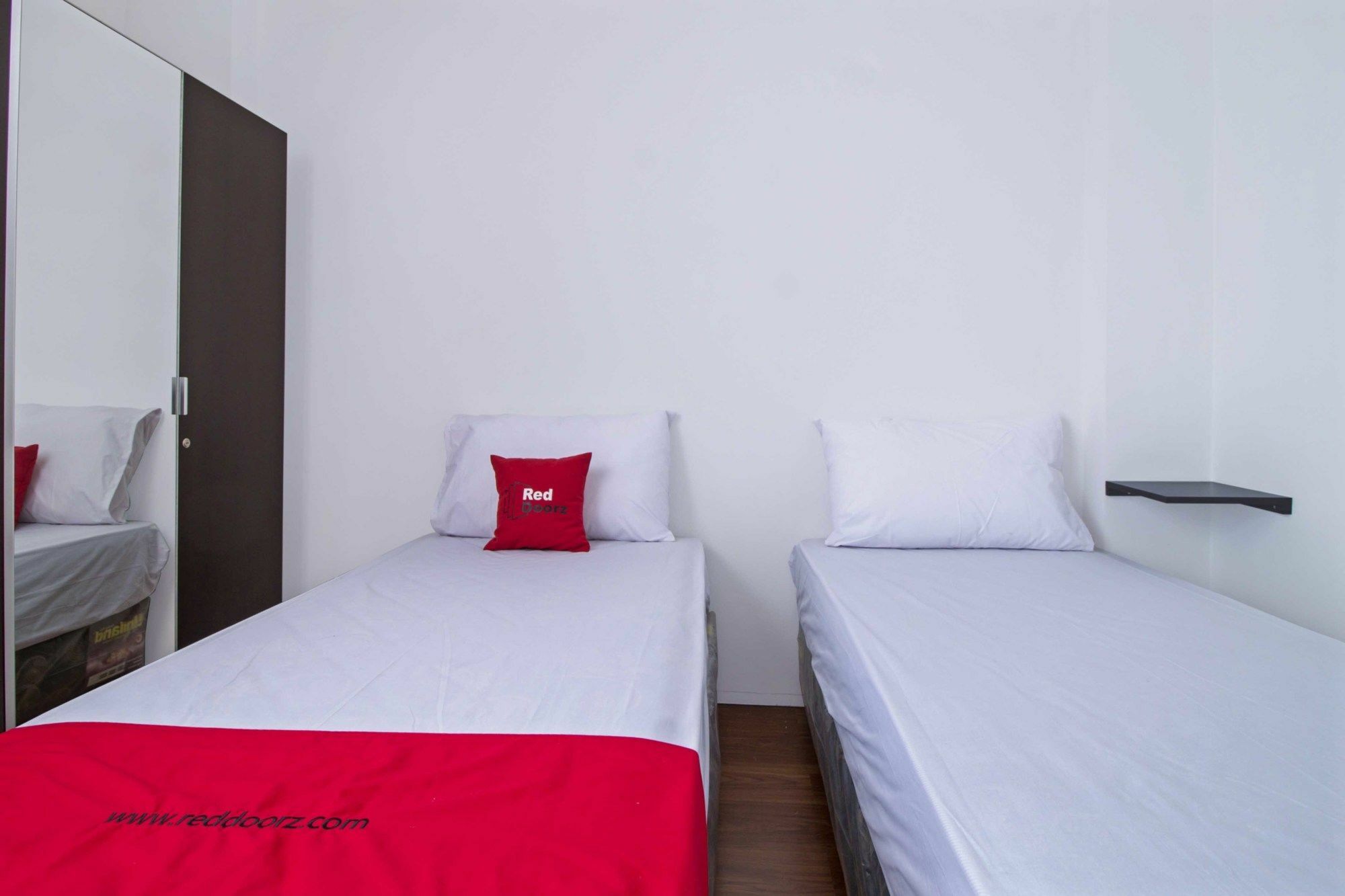 Reddoorz Near Plaza Indonesia Gasthof 3*