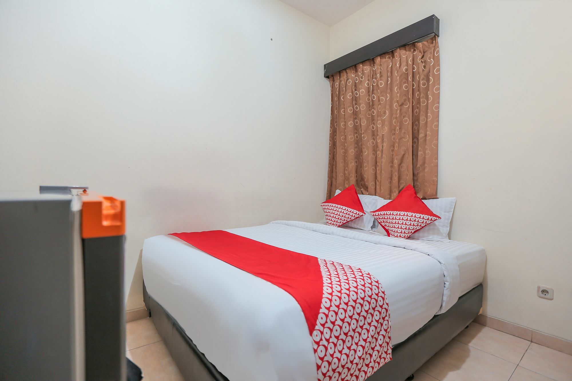 Super Oyo 122 Oekude Kost Hotel Jakarta