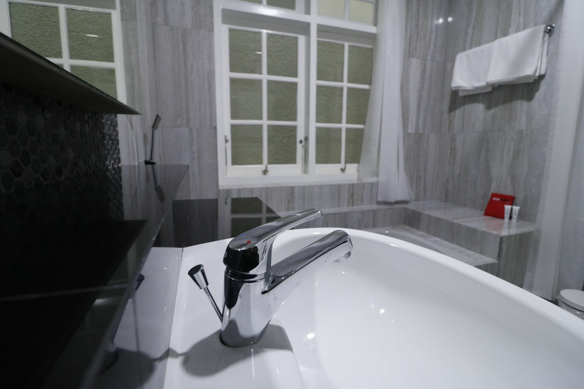 Reddoorz Premium Near Rs Indah Nhà khách Jakarta