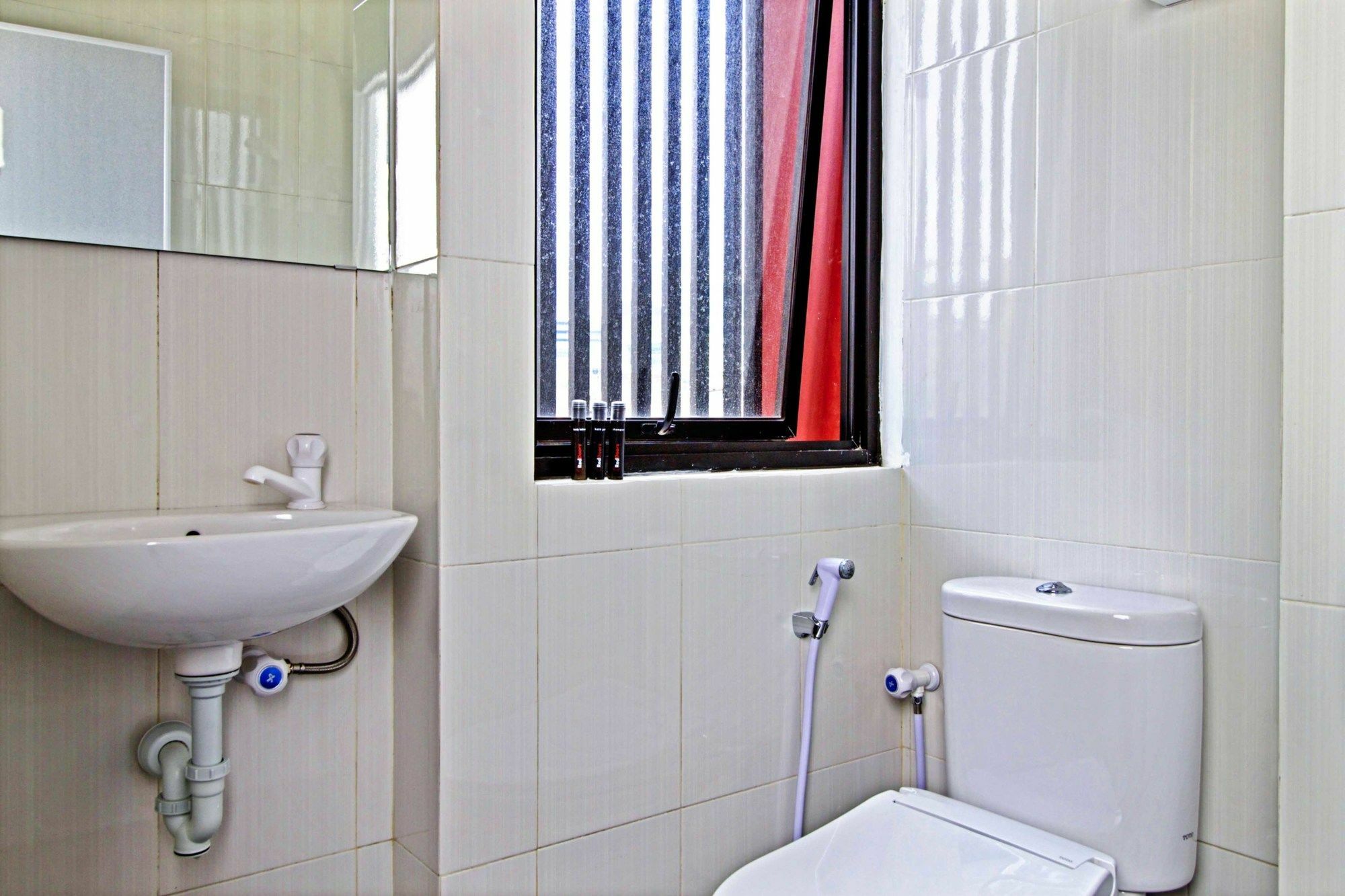 Reddoorz Near Plaza Indonesia Gasthof Jakarta