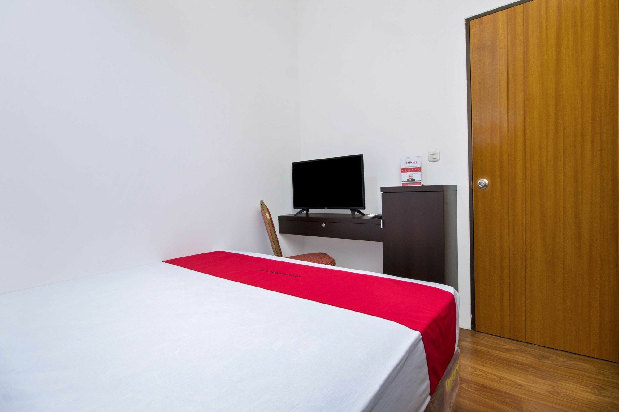 Reddoorz Near Plaza Indonesia Gasthof