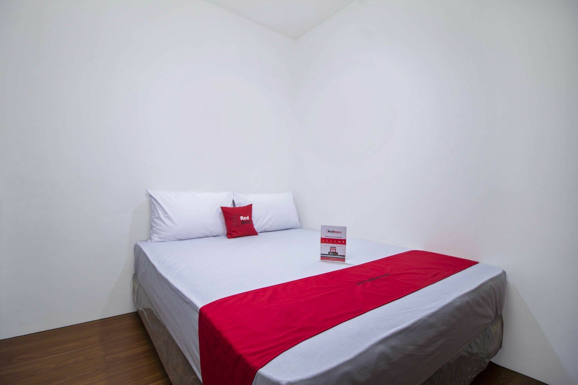 Reddoorz Near Plaza Indonesia 3*