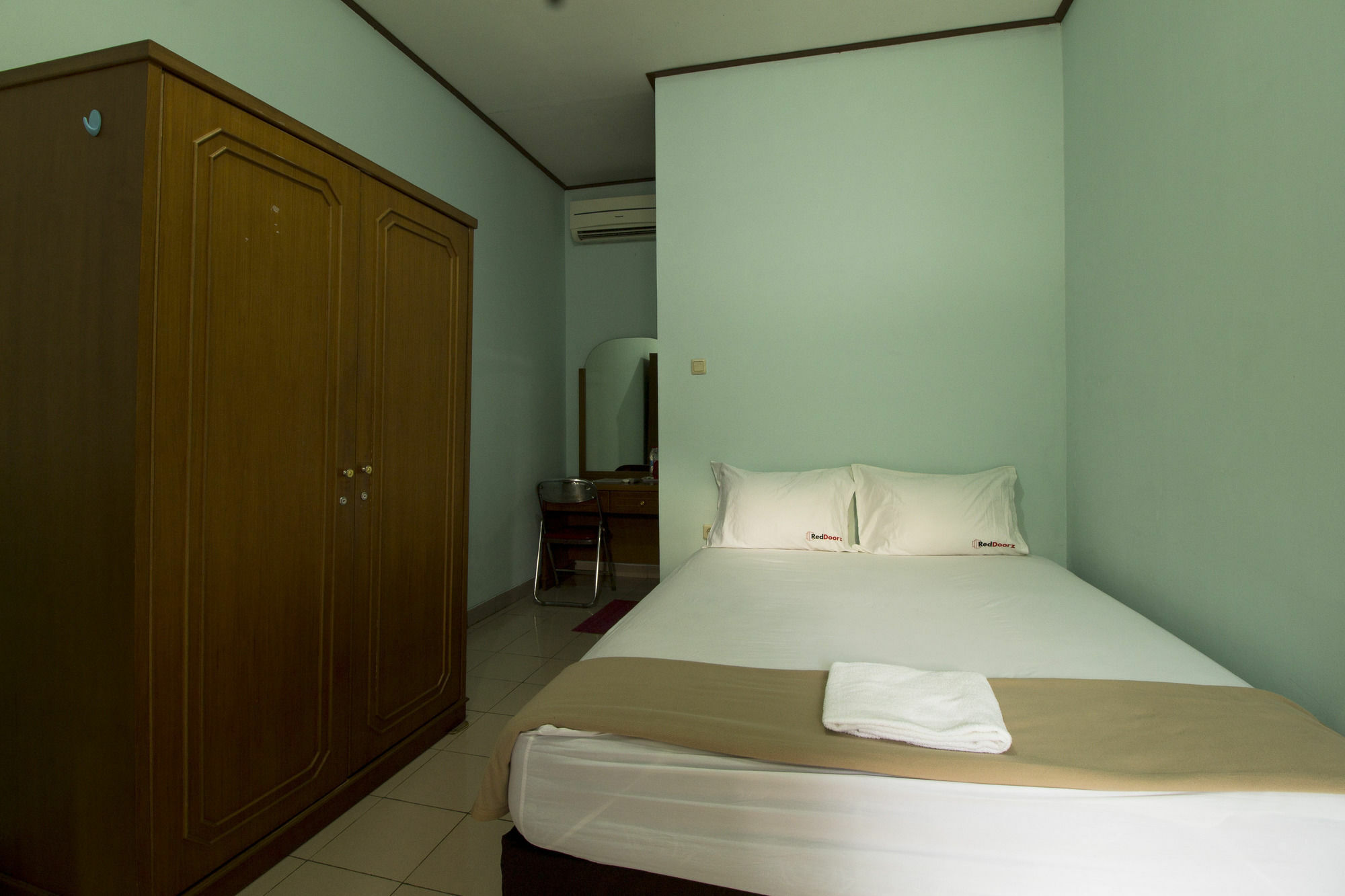 Reddoorz @ Karet Pedurenan 3 Guest house