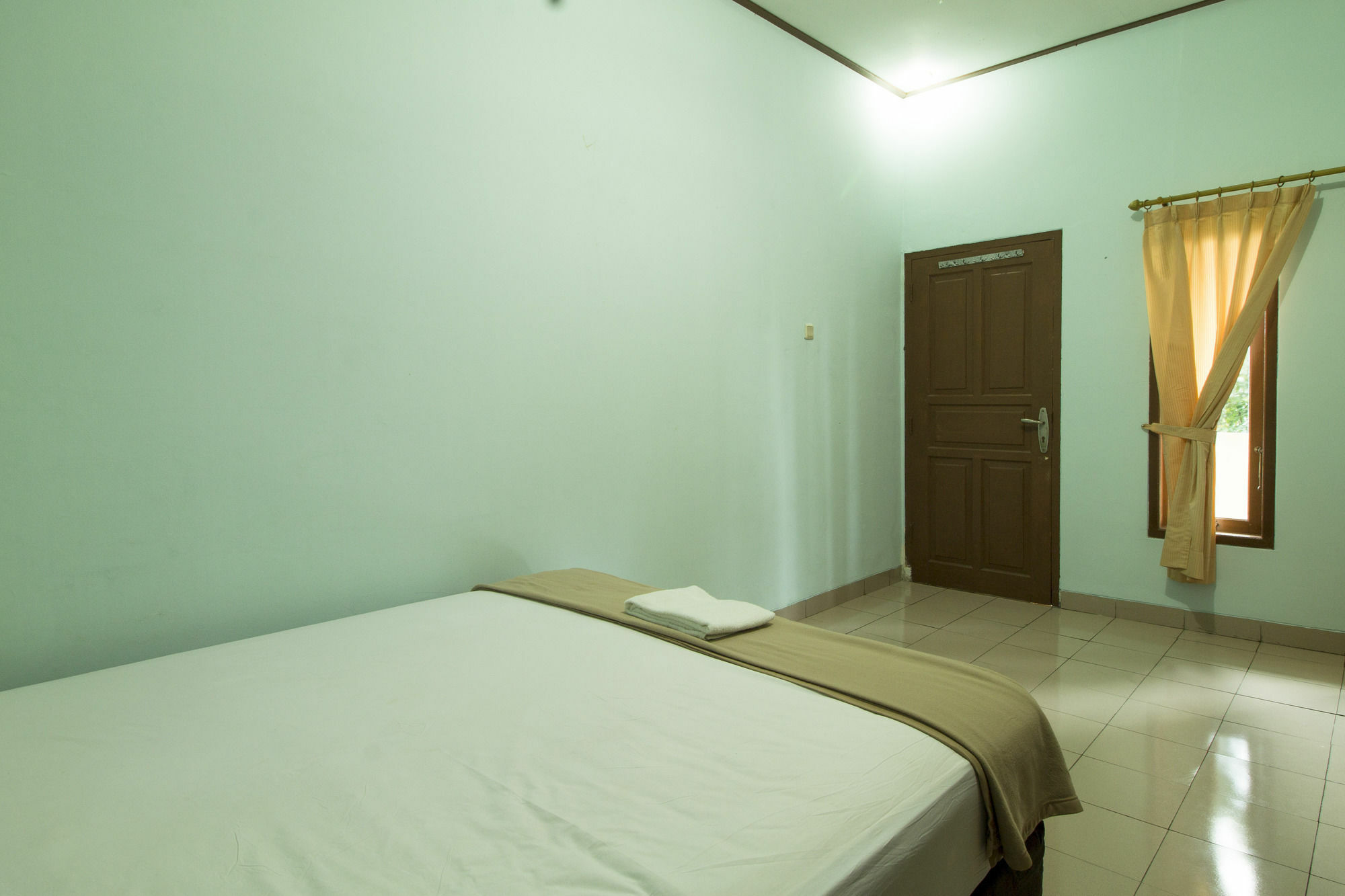 Guest house Reddoorz @ Karet Pedurenan 3 3*