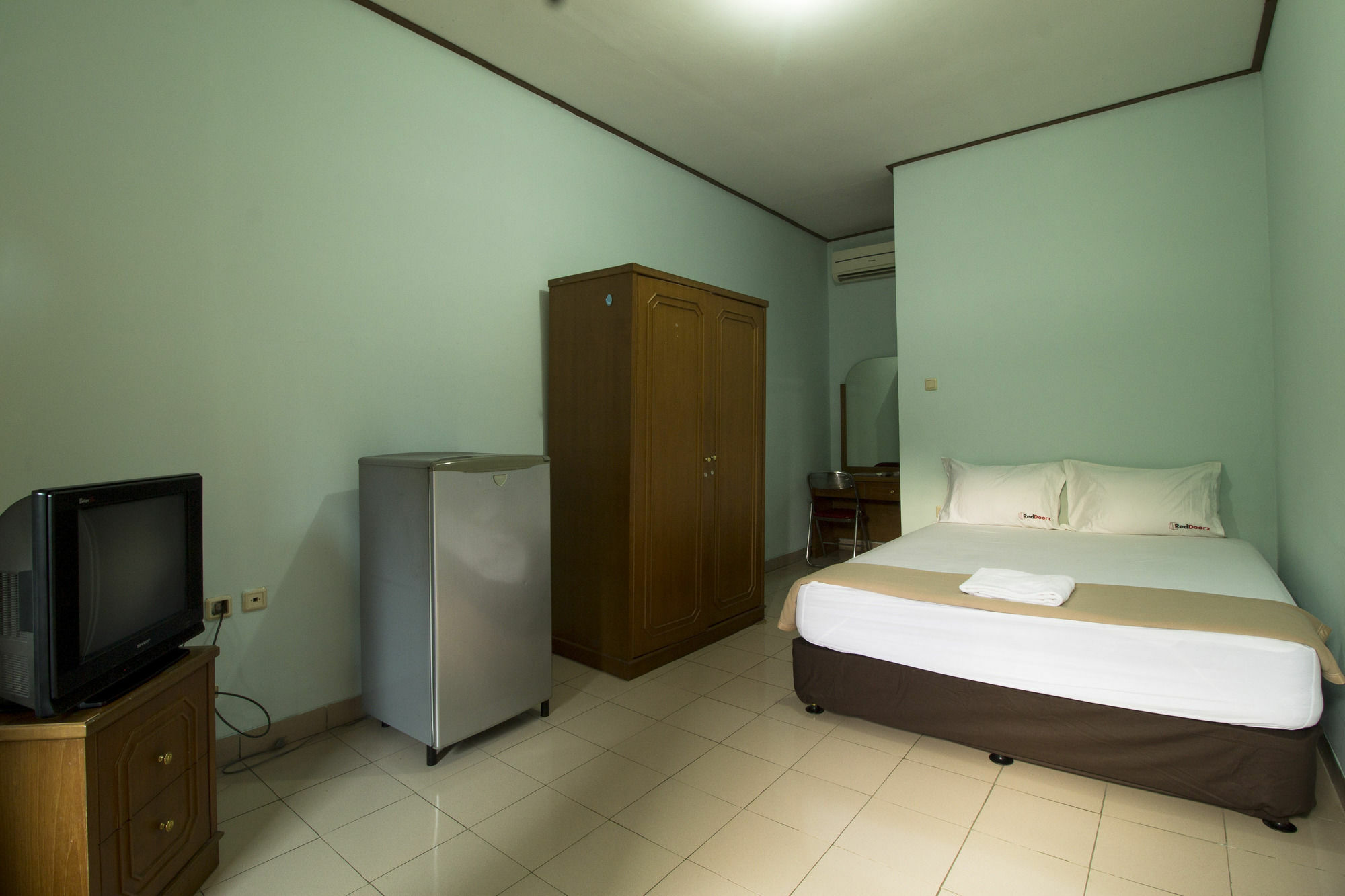 Reddoorz @ Karet Pedurenan 3 Jakarta