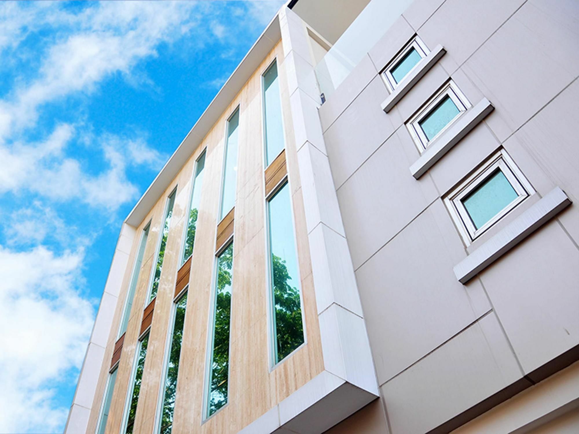 Legreen Kuningan Guest house *