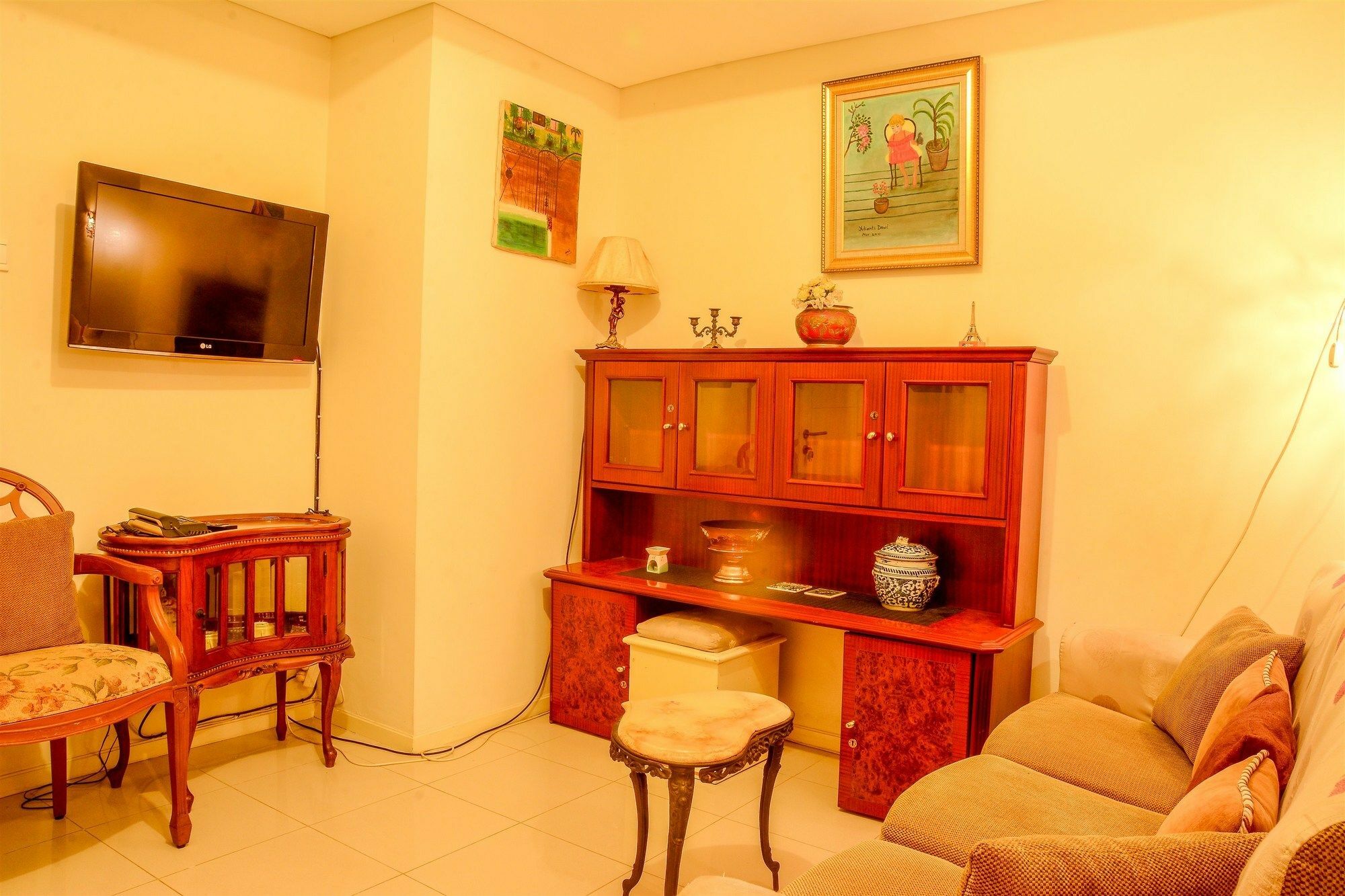 1 Vintage Bedroom At Cosmo Terrace By Travelio Apartment Jakarta