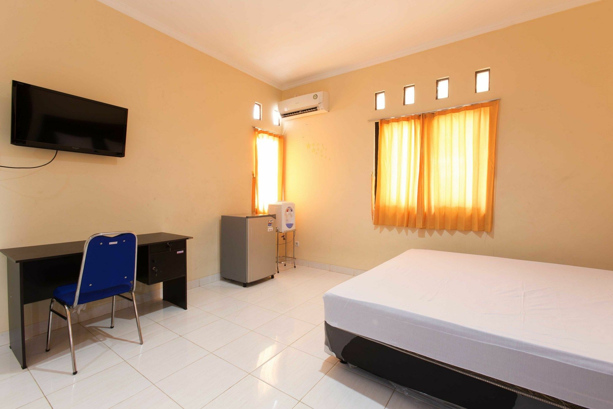 Hotel Reddoorz @ Utan Kayu 3*