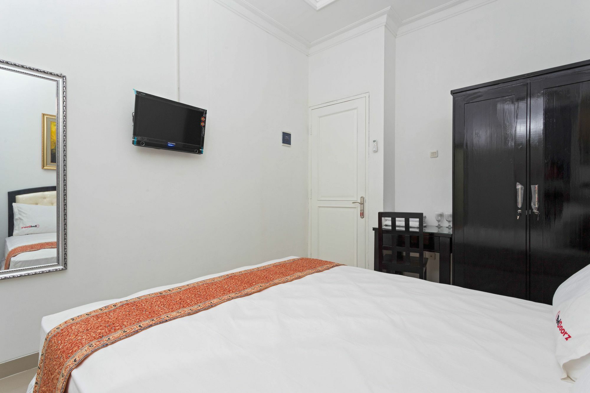 Guest house Reddoorz @ Kayu Manis Timur