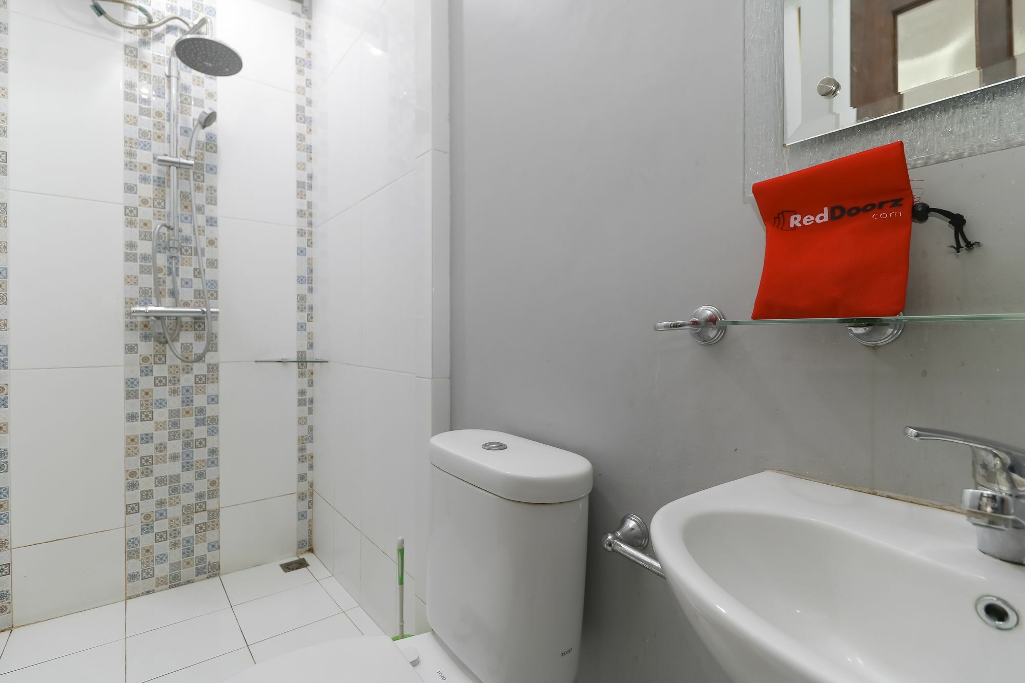 Reddoorz @ Kwitang Gasthof Jakarta
