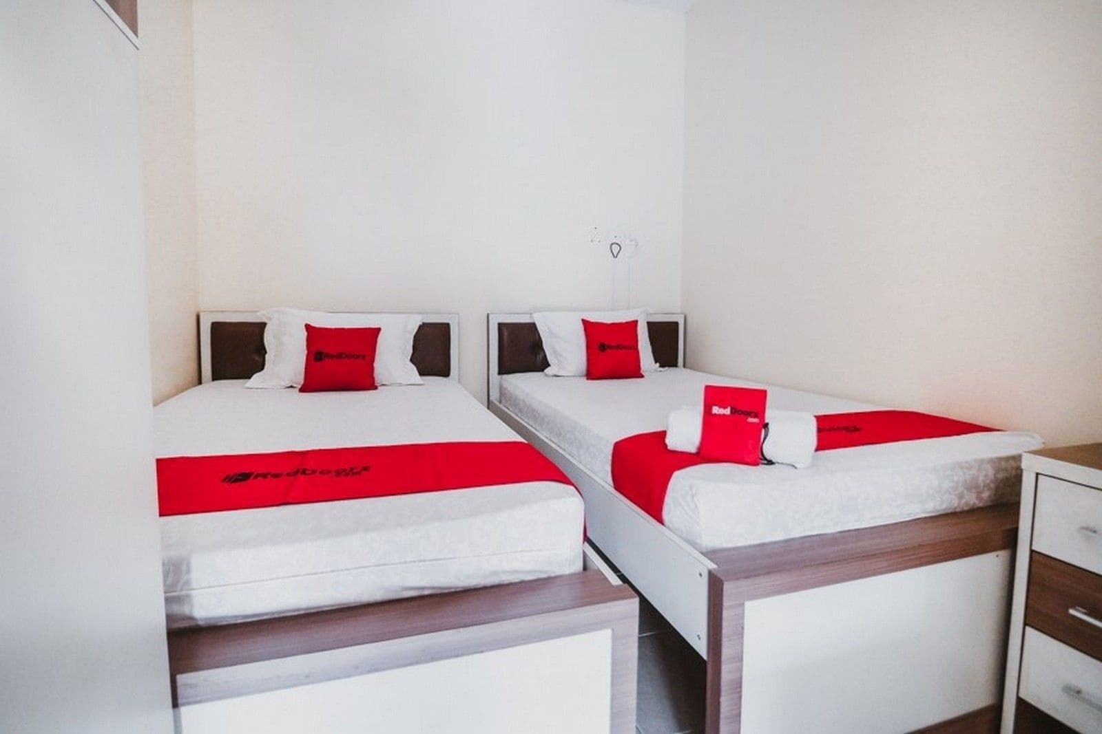 Reddoorz Near Semanggi Guest house 2*