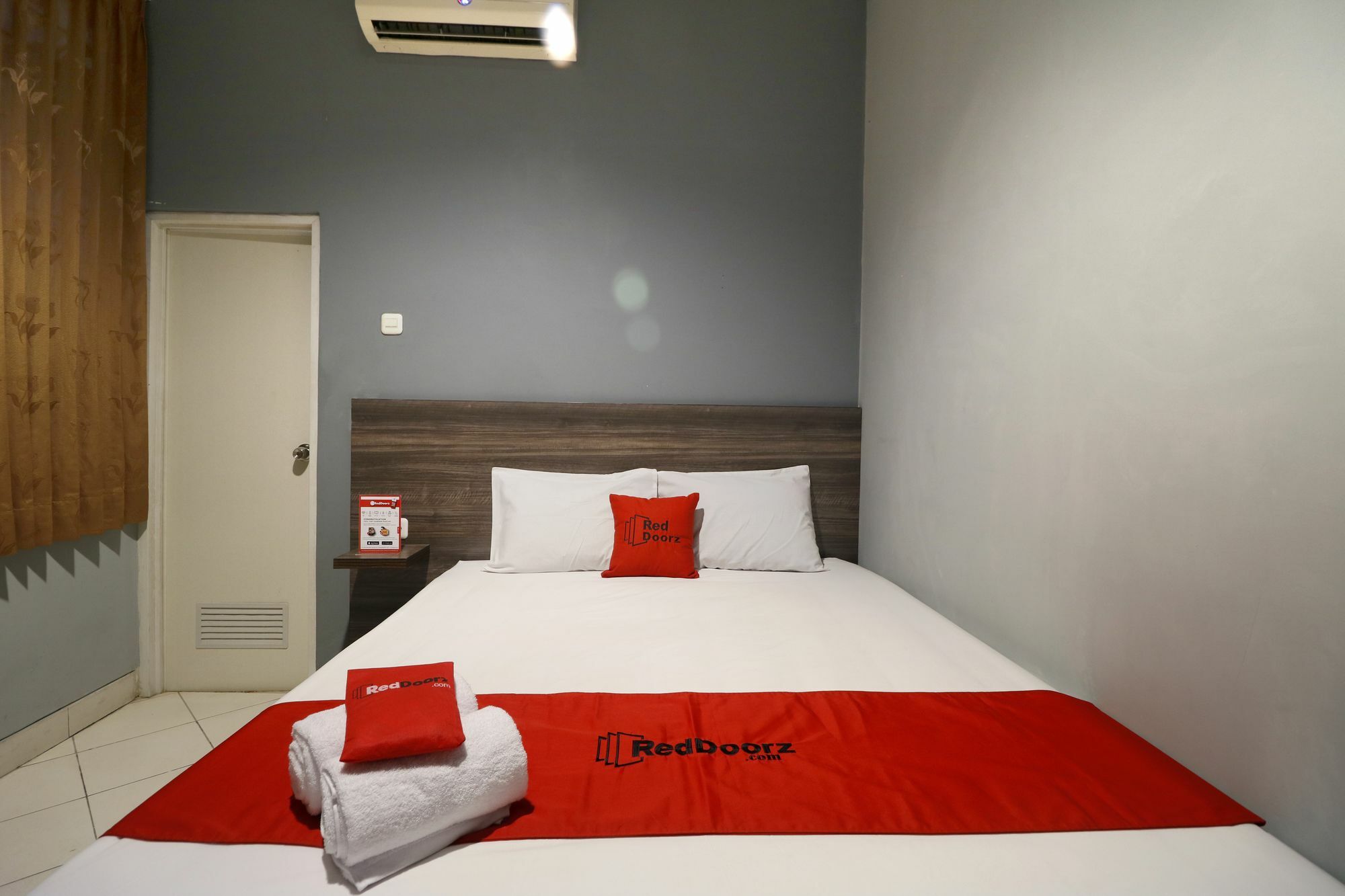 Guest house Reddoorz Near Rs Harapan Kita 3*