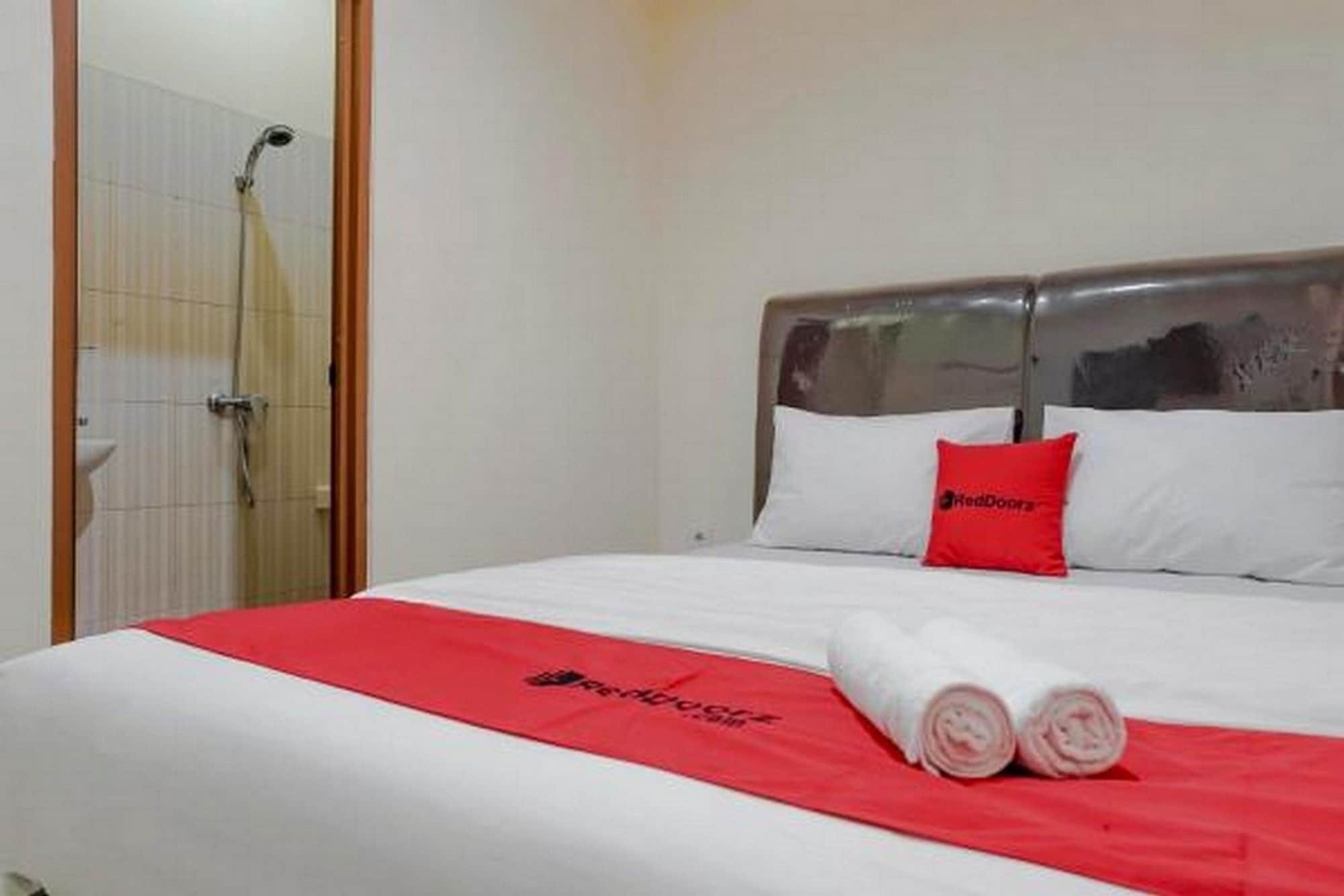 Reddoorz @ Jalan Biak Roxy Wisma tamu Jakarta