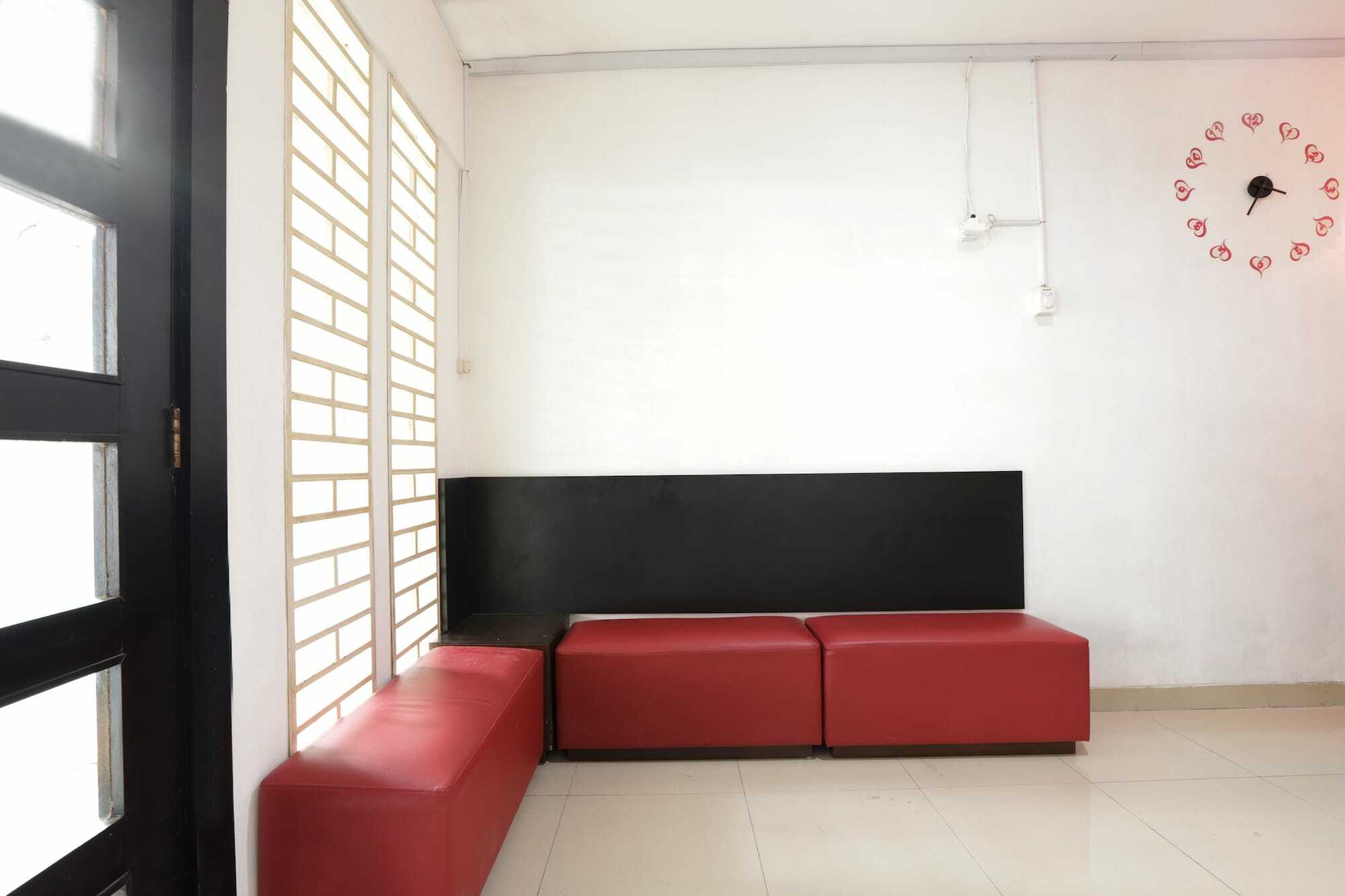 Oyo 345 Wynne Jakarta