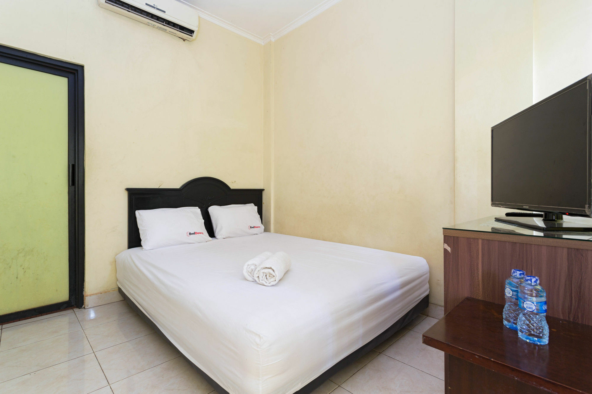 Guest house Reddoorz @ Ciracas