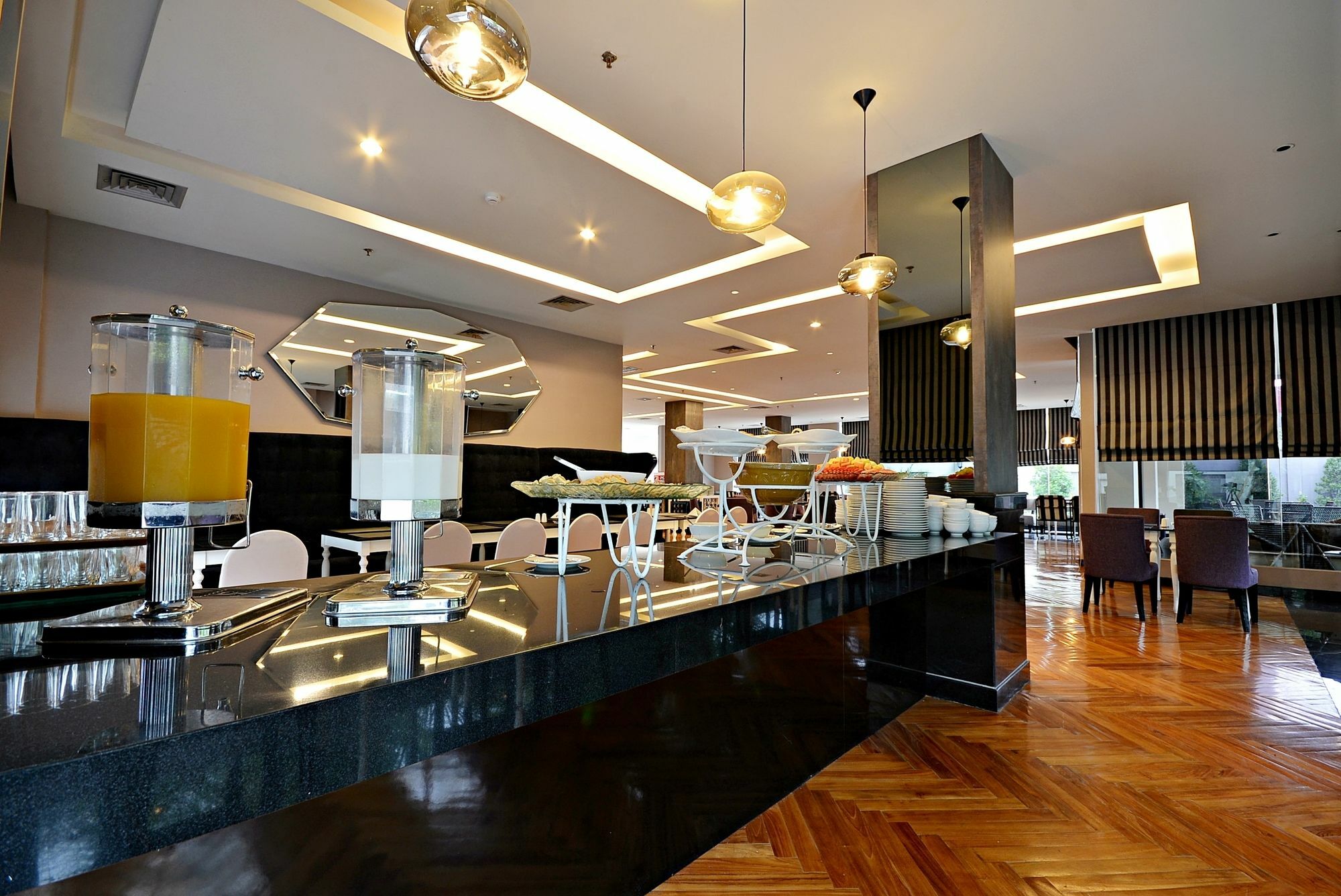 Hotel Zen Mampang Tendean Jakarta
