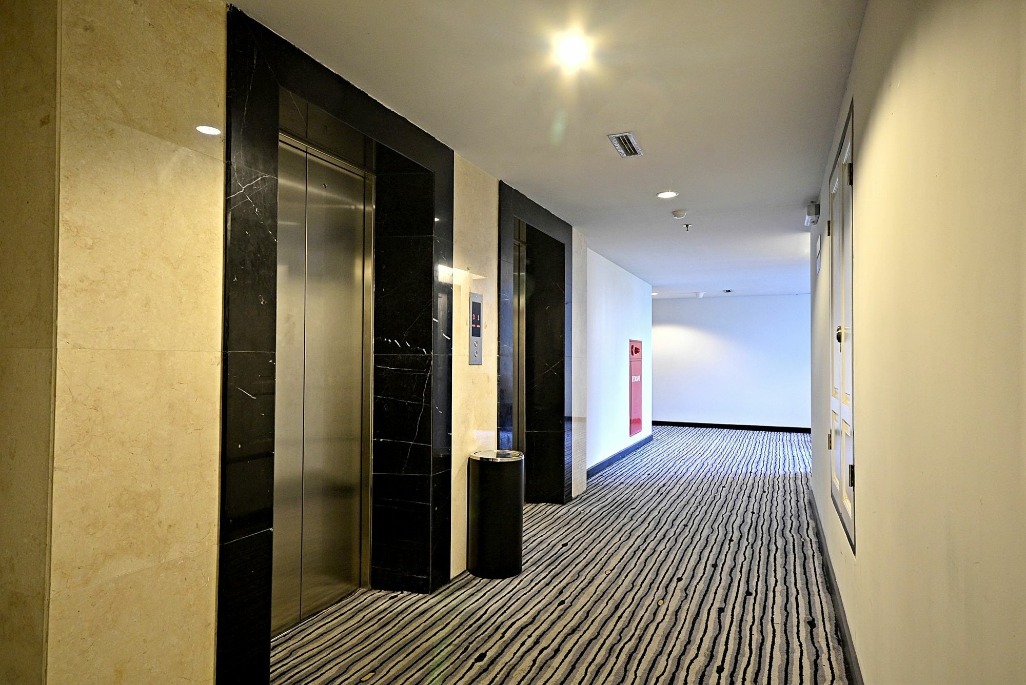 Zen Mampang Tendean Hotel 3*