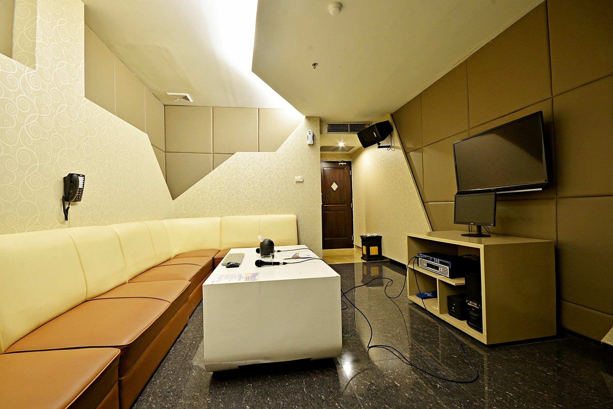Zen Mampang Tendean Hotel 3*