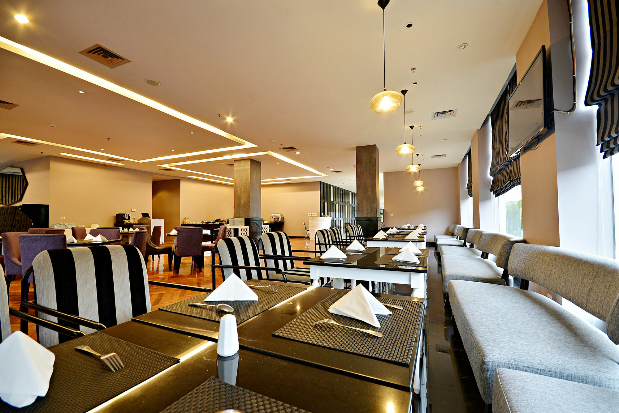 Hotel Zen Mampang Tendean