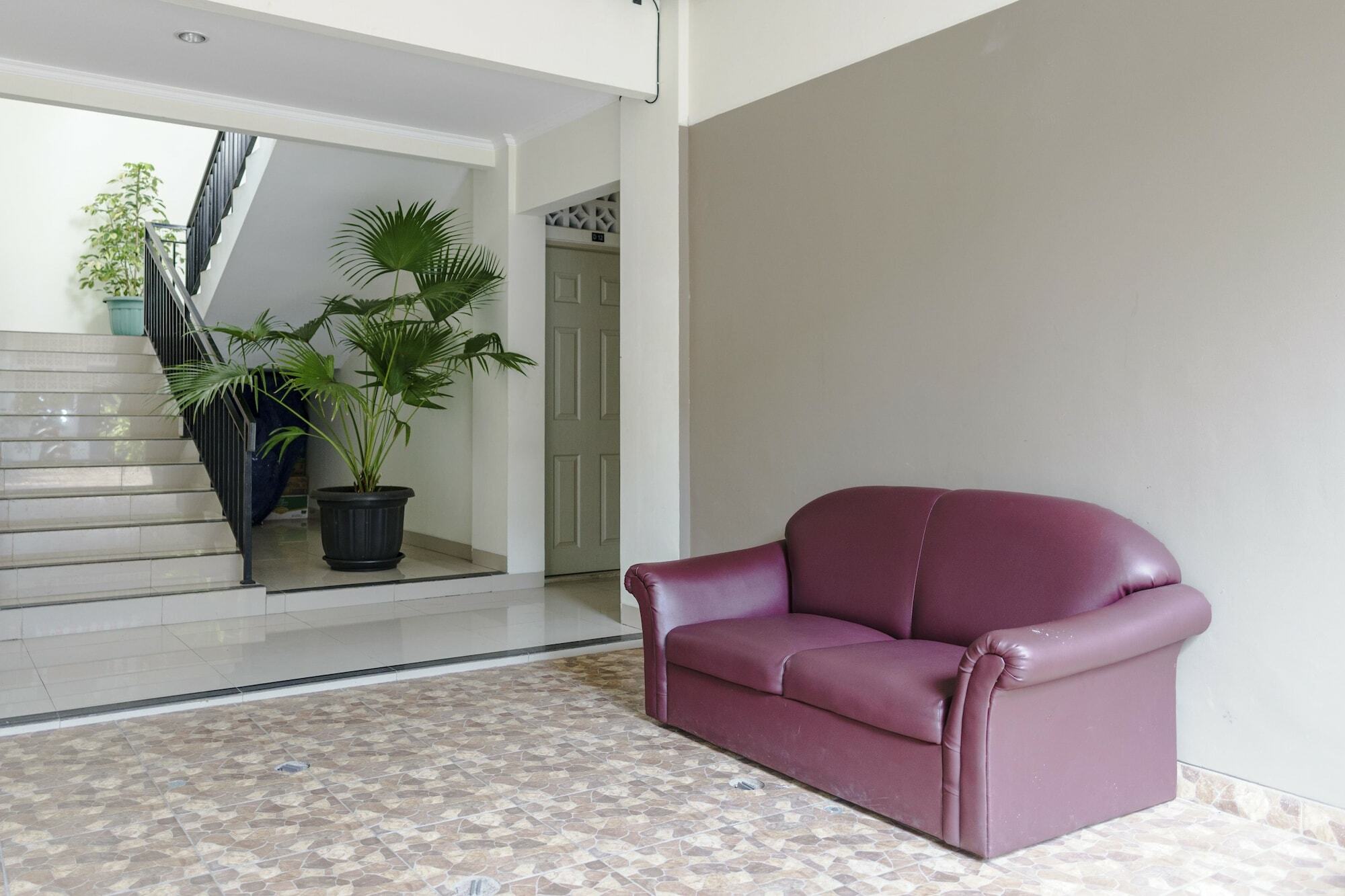 Reddoorz Near Upn Veteran Guest house 2*