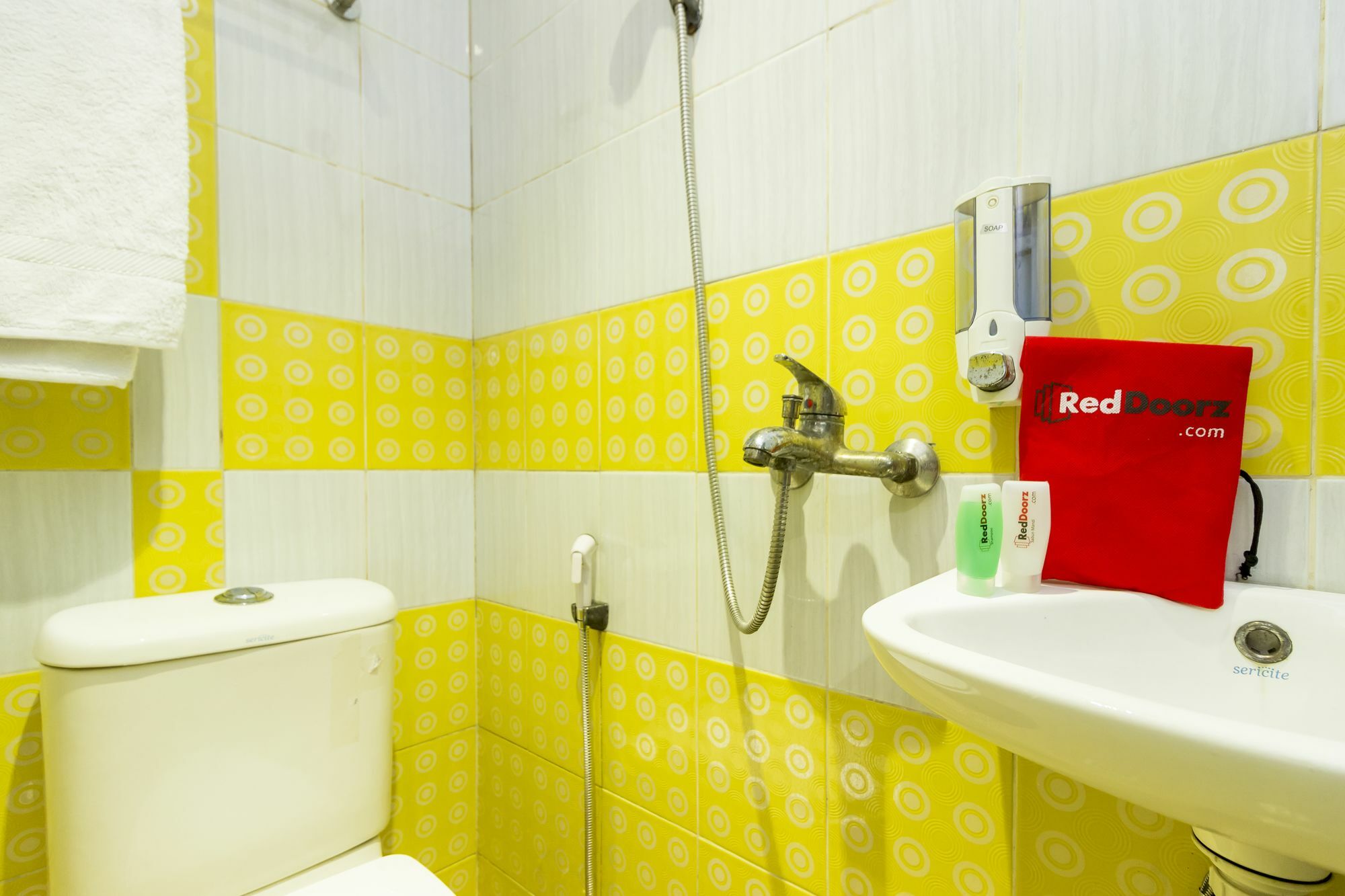 Reddoorz Near Gajah Mada Plaza 2 Guest house
