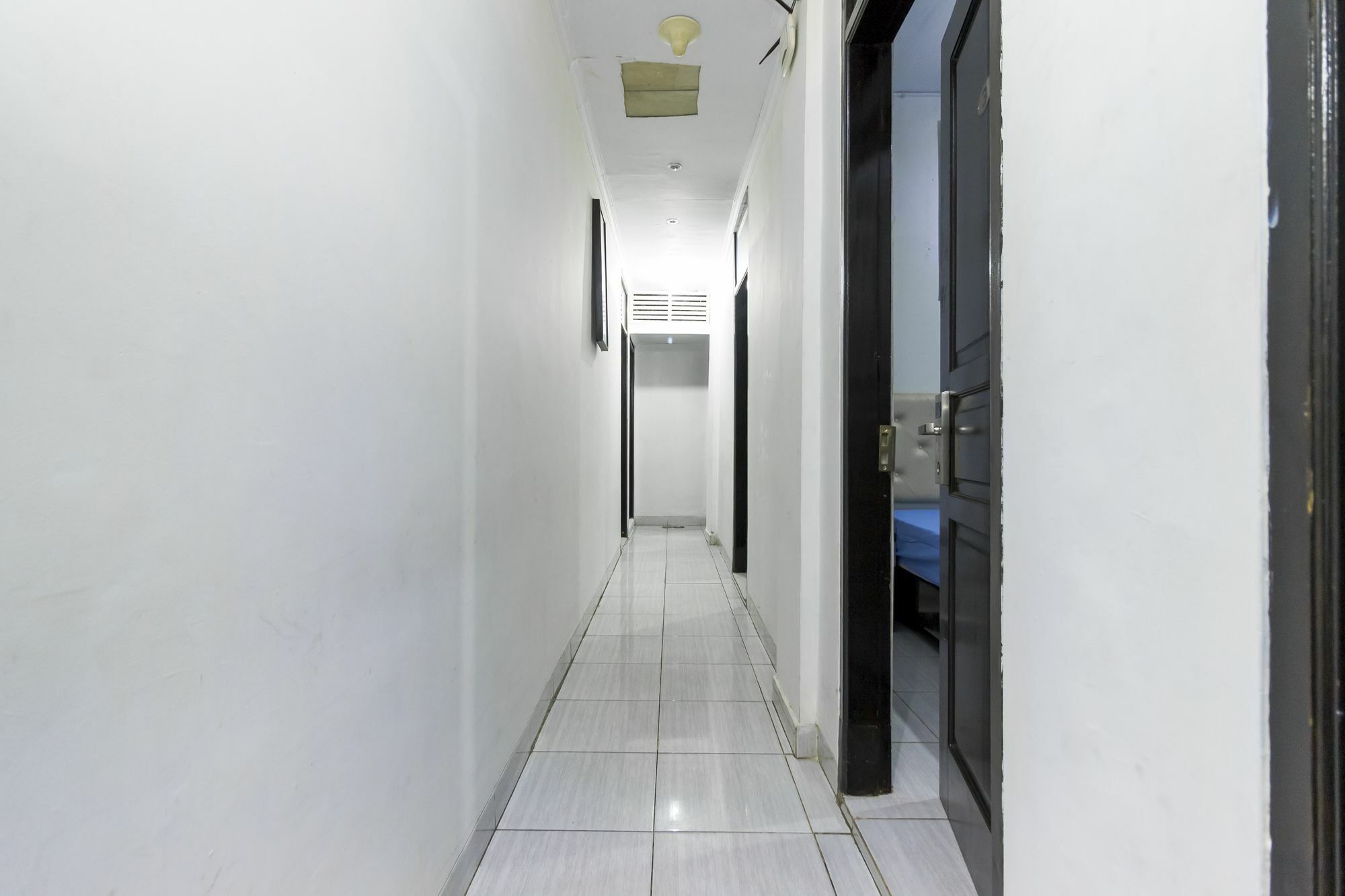 Reddoorz Near Gajah Mada Plaza 2 2*