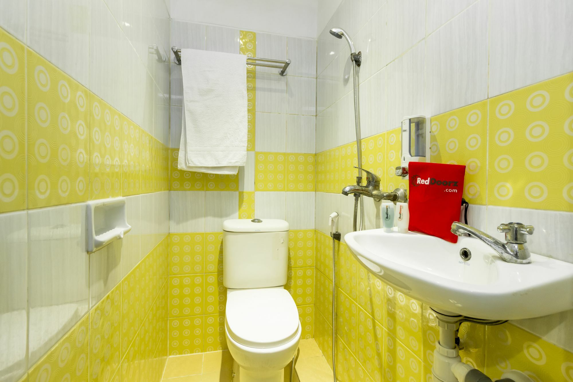 Reddoorz Near Gajah Mada Plaza 2 Guest house