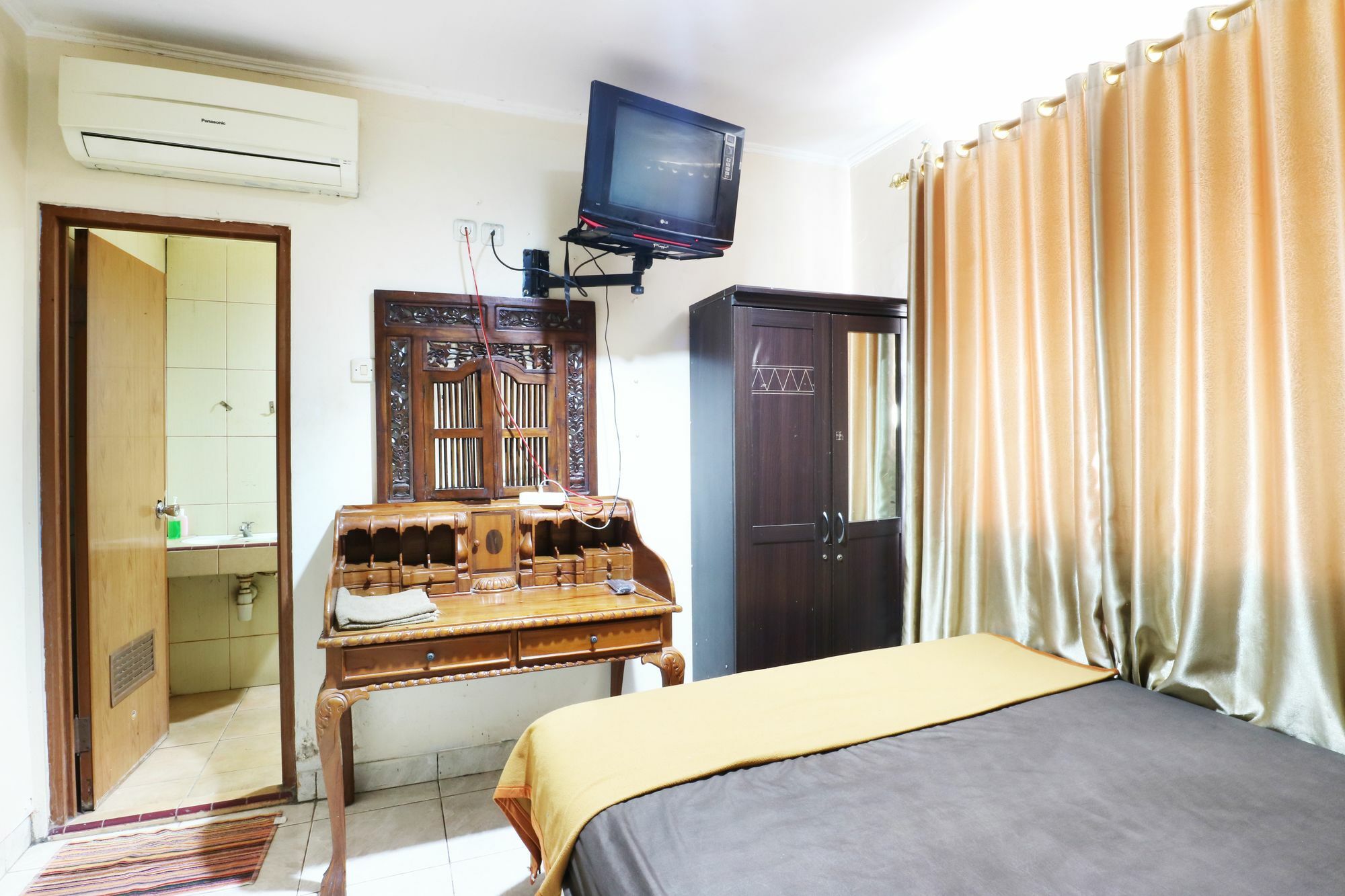 Nely Murni Hotel
