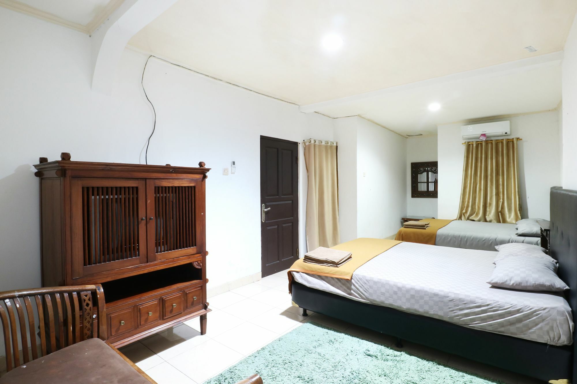 Hotel Nely Murni 2*