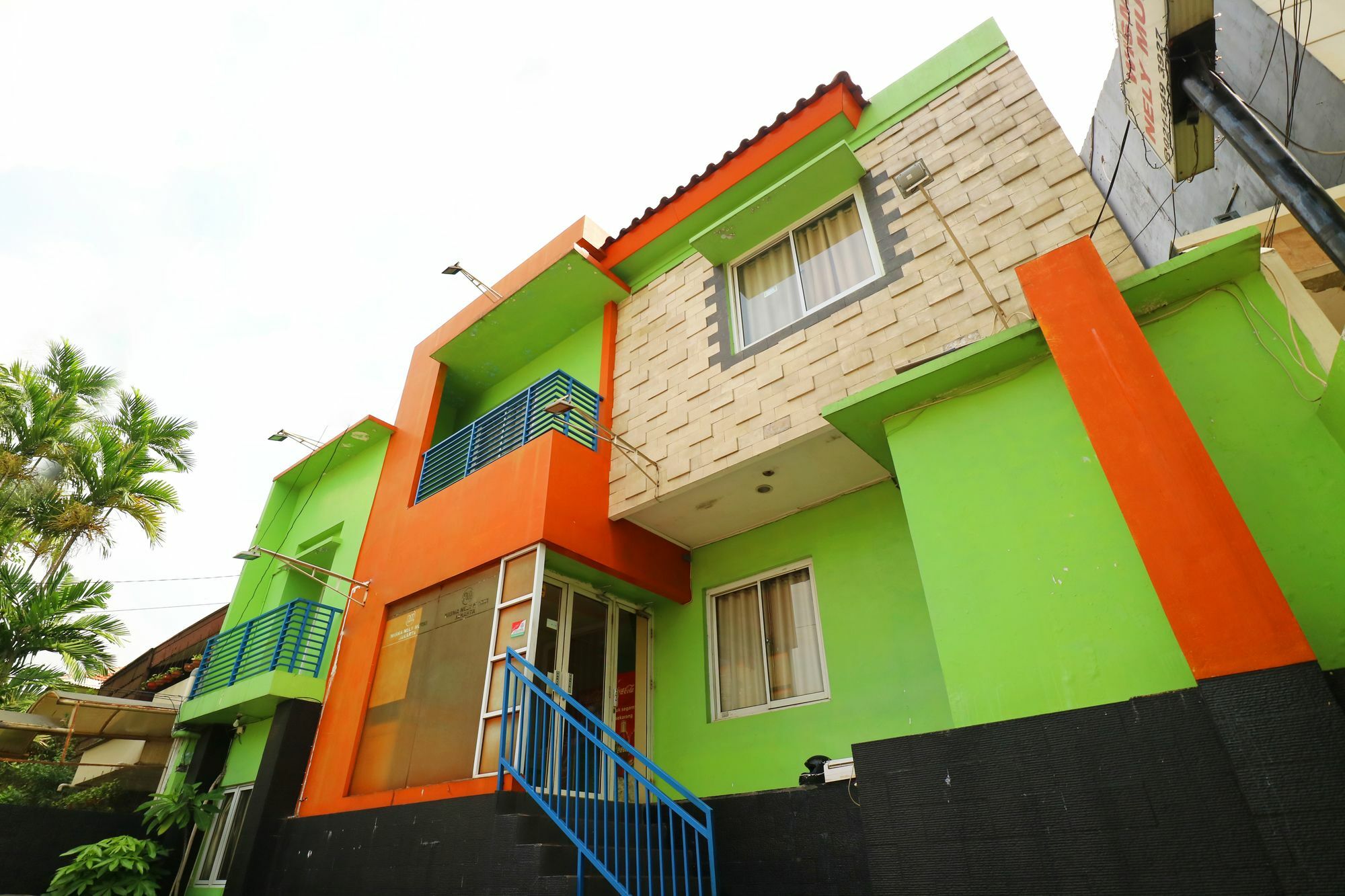 Nely Murni Hotel 2*