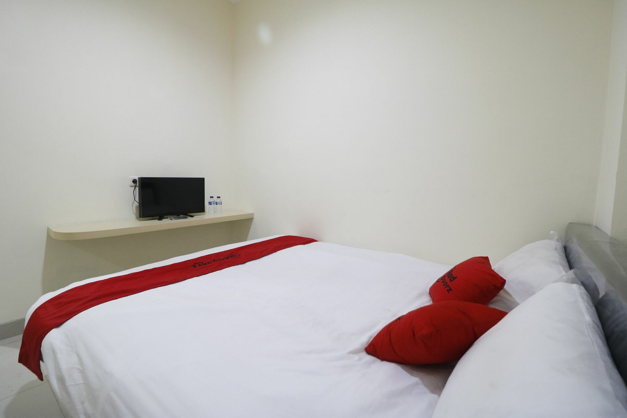 Reddoorz Near Mall Ciputra 3* Jakarta