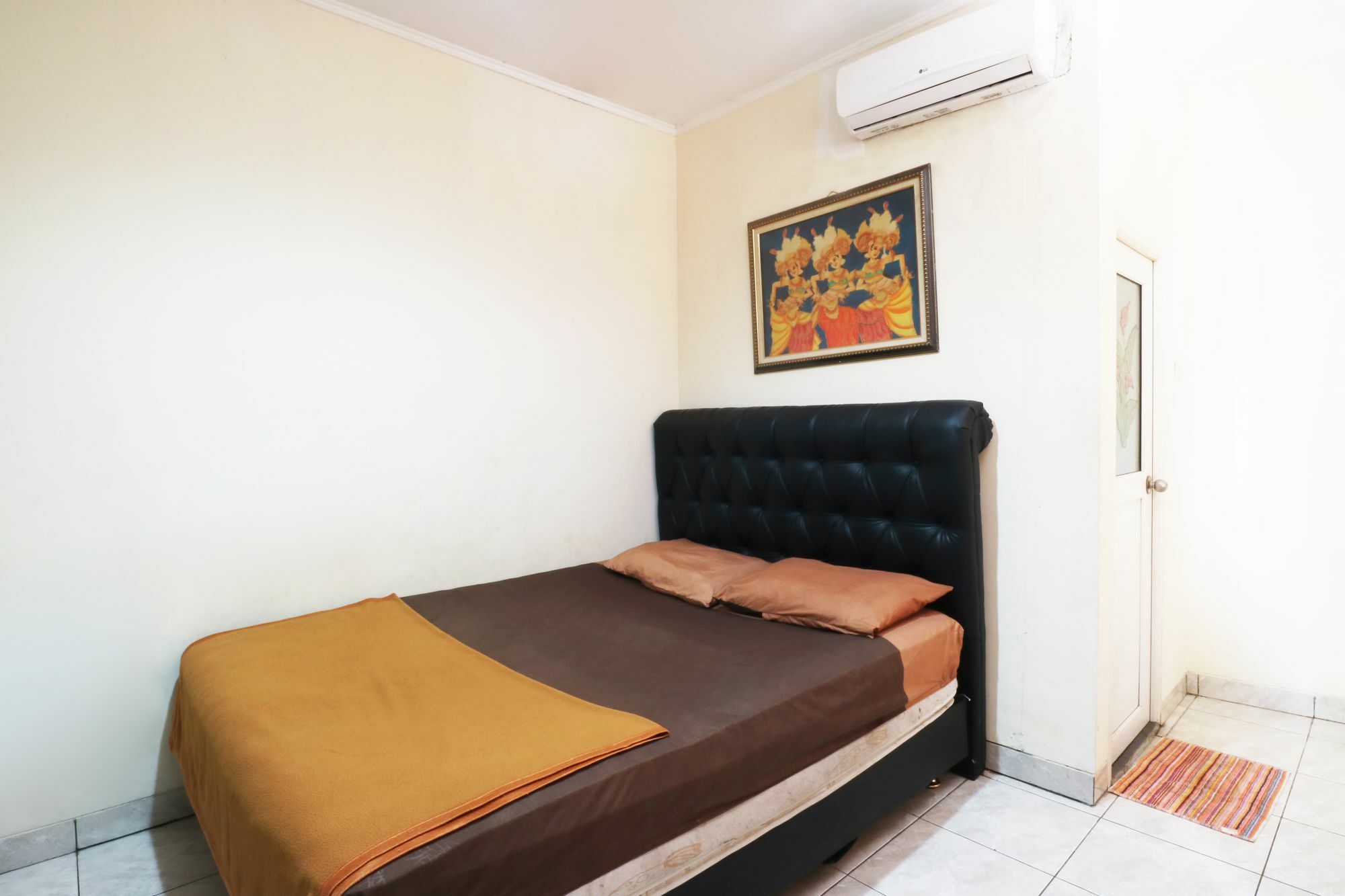 Nely Murni Hotel