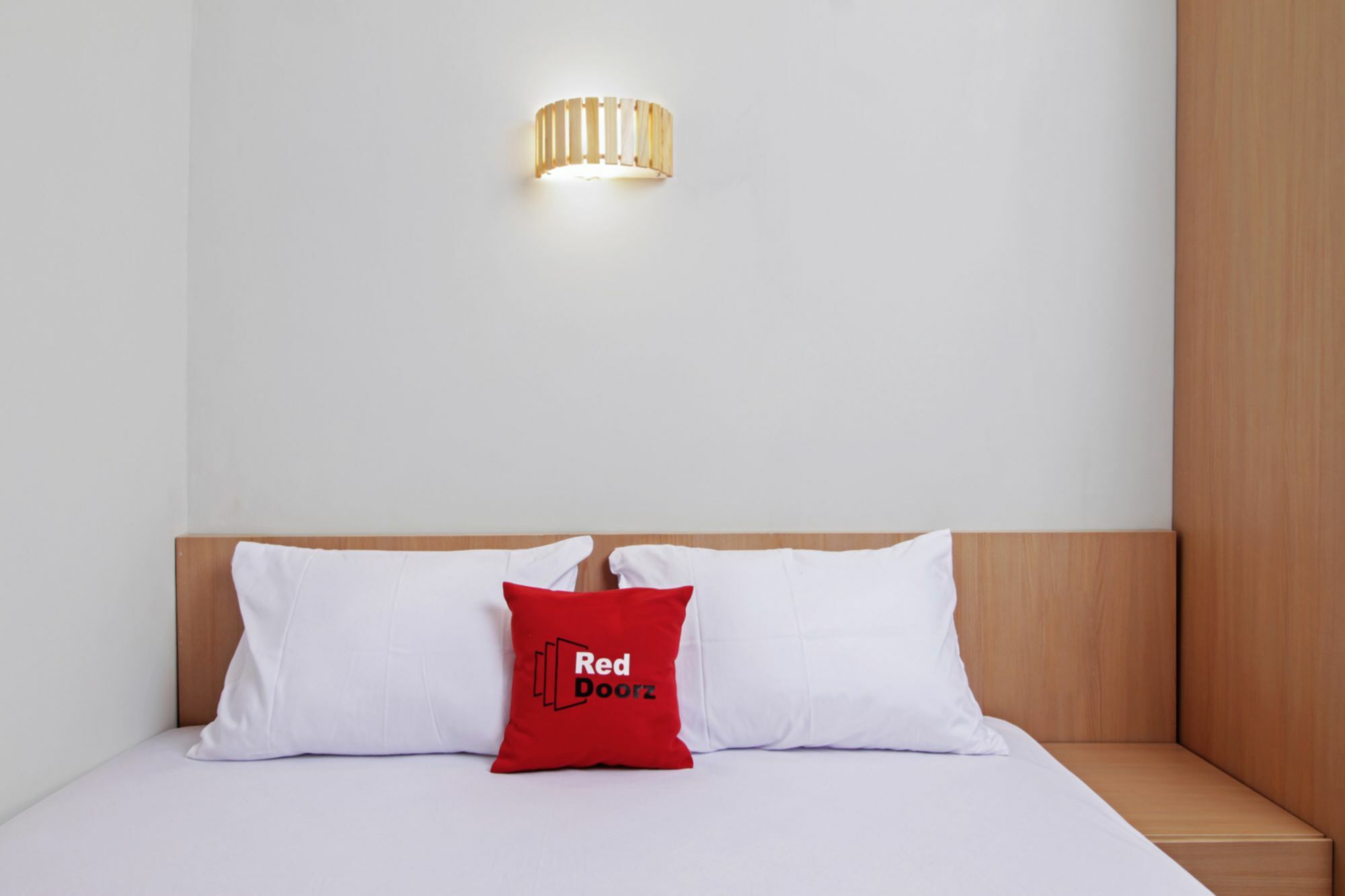 Guest house Reddoorz @ Raya Kelapa Dua *