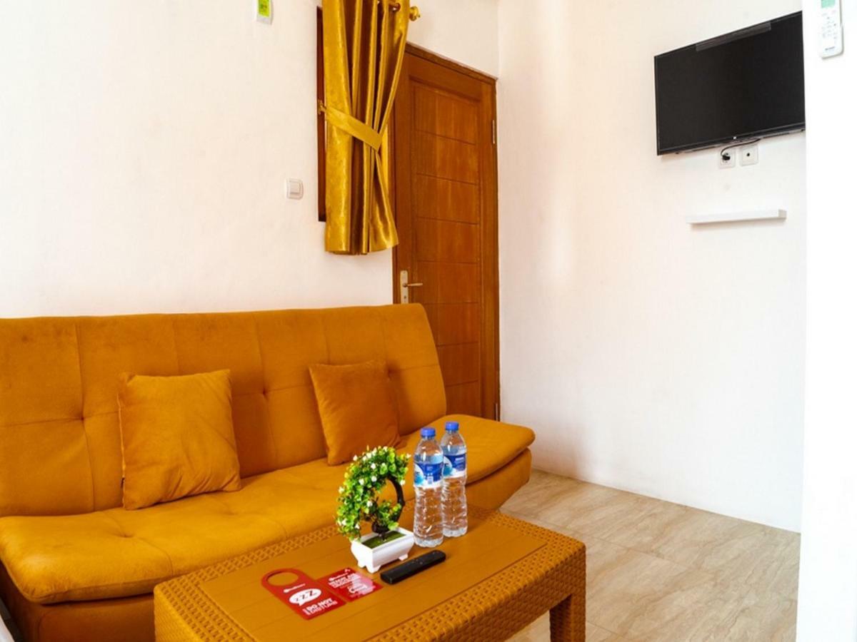 Reddoorz Near Cipinang Indah Mall Jakarta