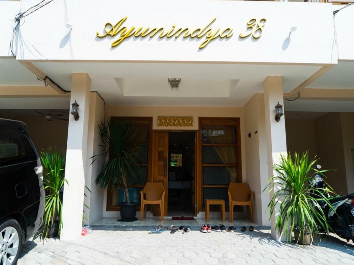 Gasthof Reddoorz Near Cipinang Indah Mall 2*