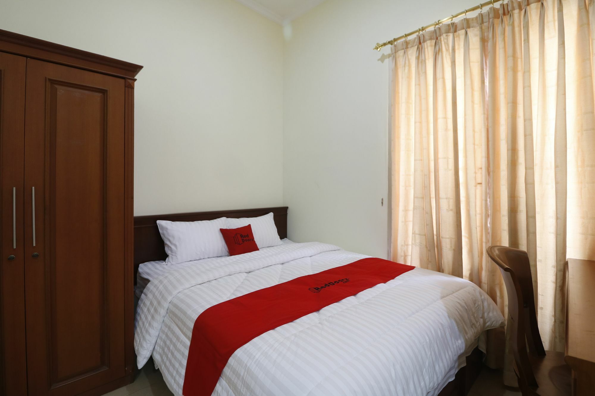 Guest house Reddoorz @ Cempaka Putih Timur 3*