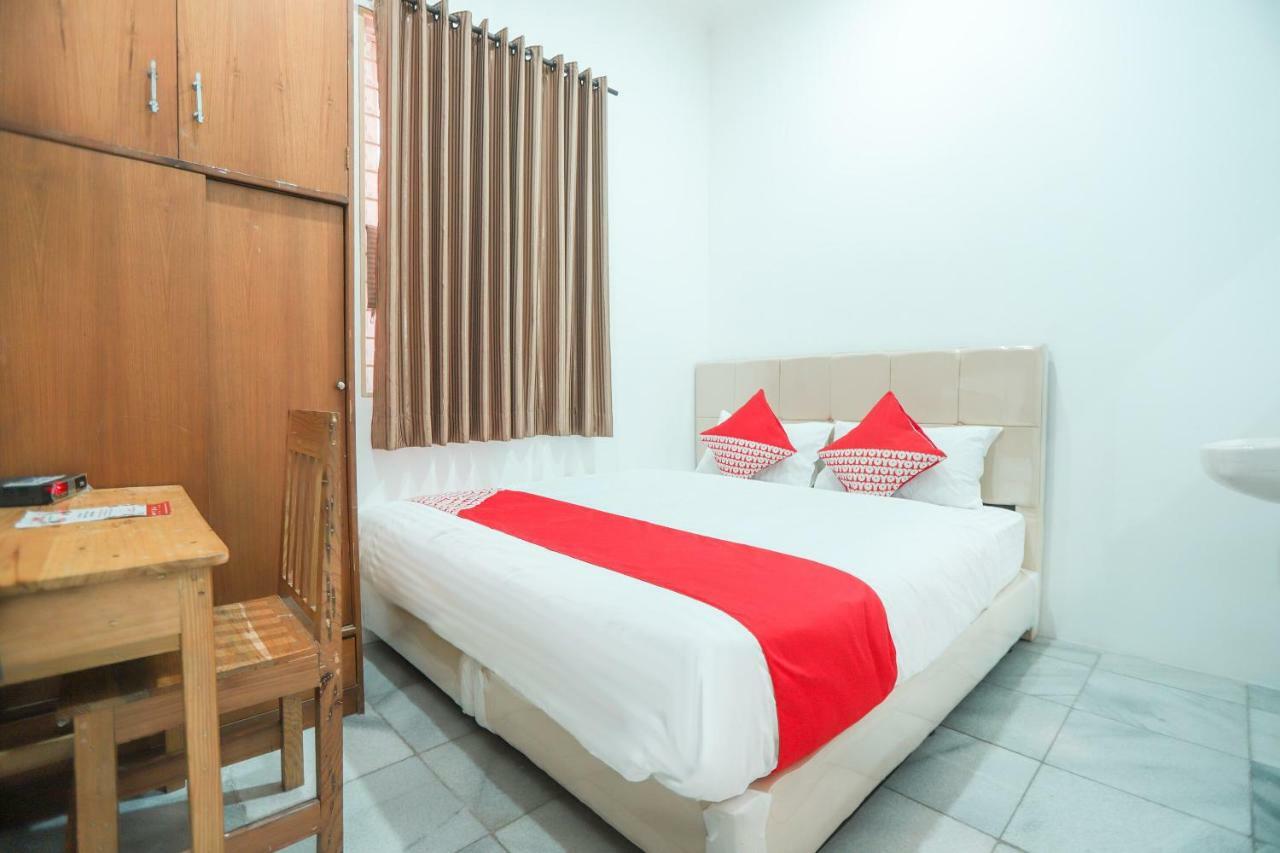 Oyo 150 Harmoni Hotel