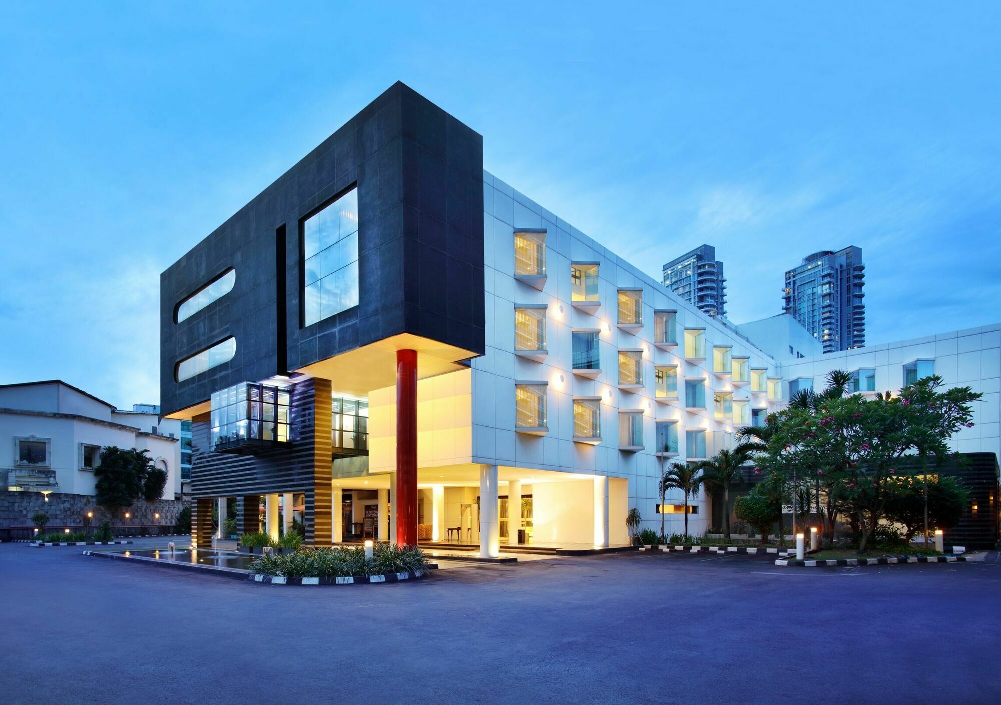 Khách sạn Grandkemang 4*