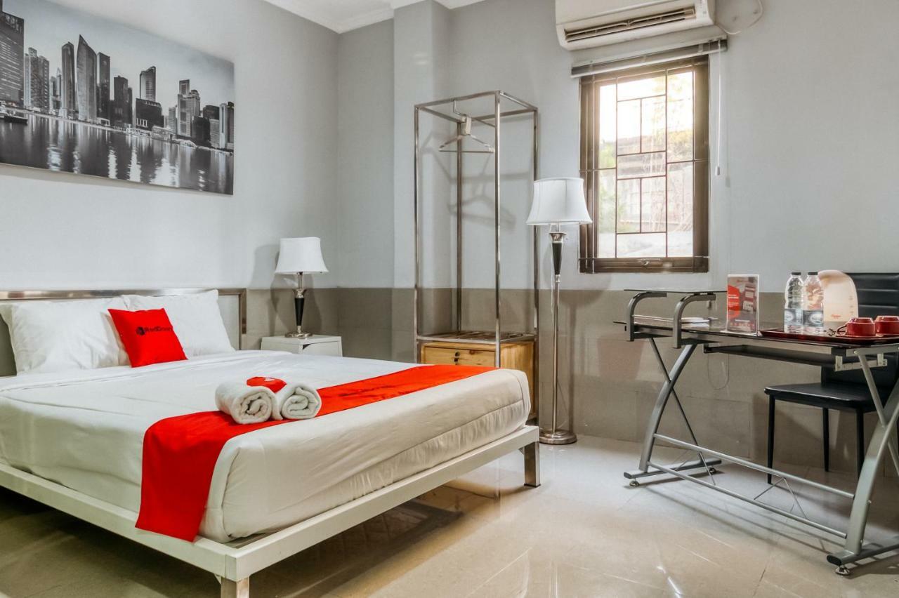 Reddoorz Plus Near Mall Taman Anggrek 2 3* Jakarta