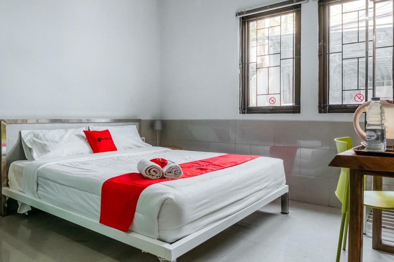 Reddoorz Plus Near Mall Taman Anggrek 2
