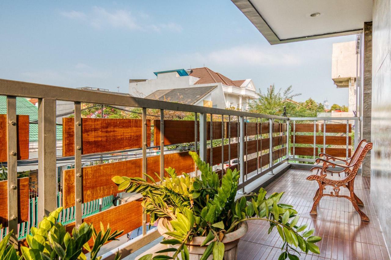 Reddoorz Plus Near Mall Taman Anggrek 2 Jakarta