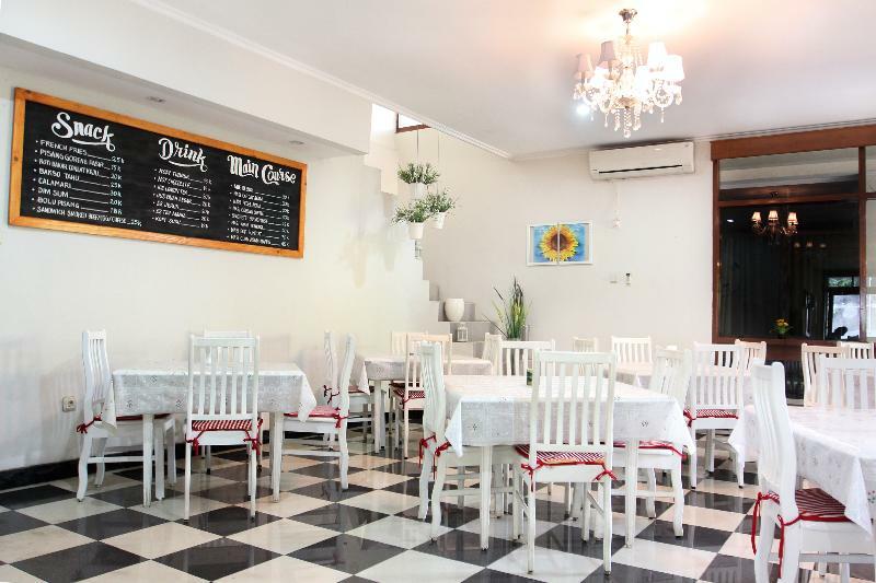 Reddoorz Near Kemang Raya Hotel